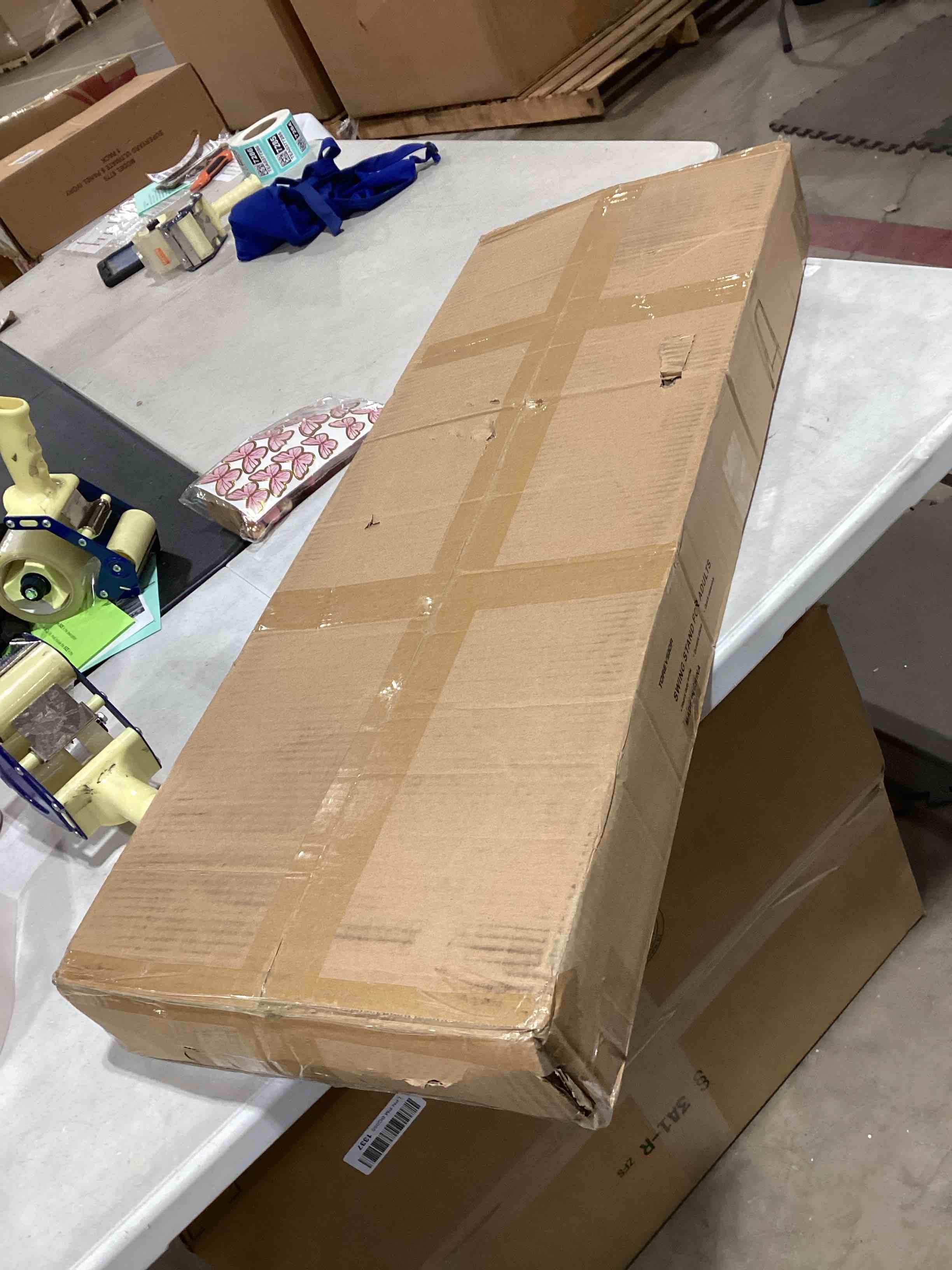 https://s3.amazonaws.com/lotting-images-prod/bidfta/PNK0368941_1731948361116.jpeg