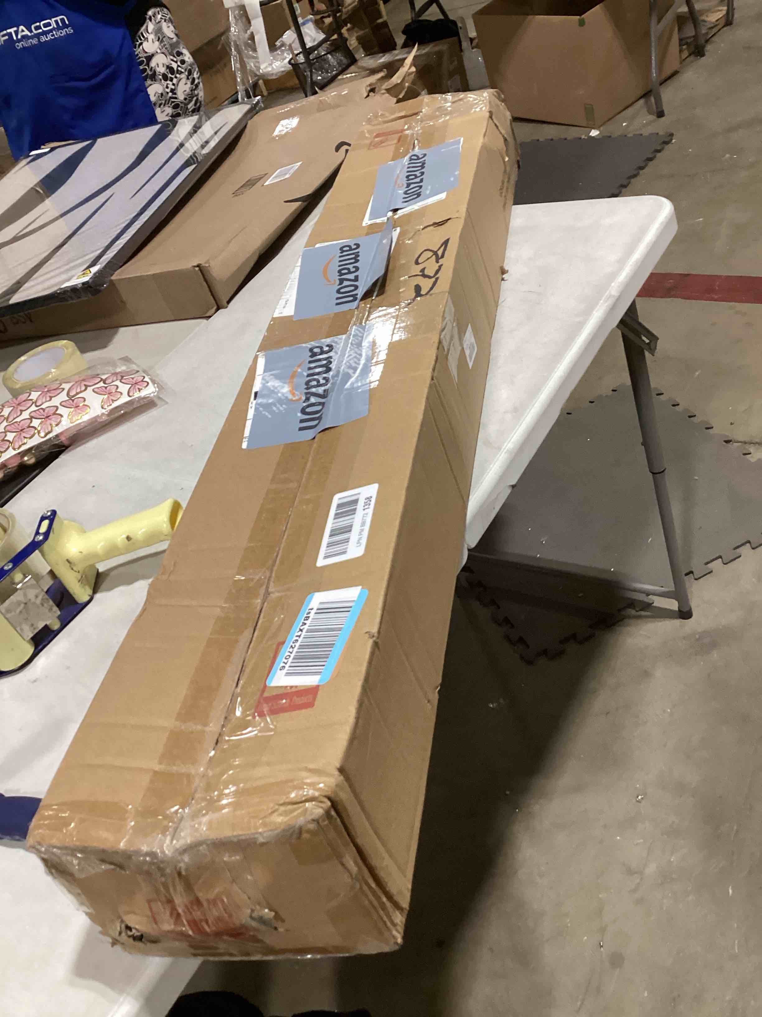 https://s3.amazonaws.com/lotting-images-prod/bidfta/PNK0368979_1731936849915.jpeg