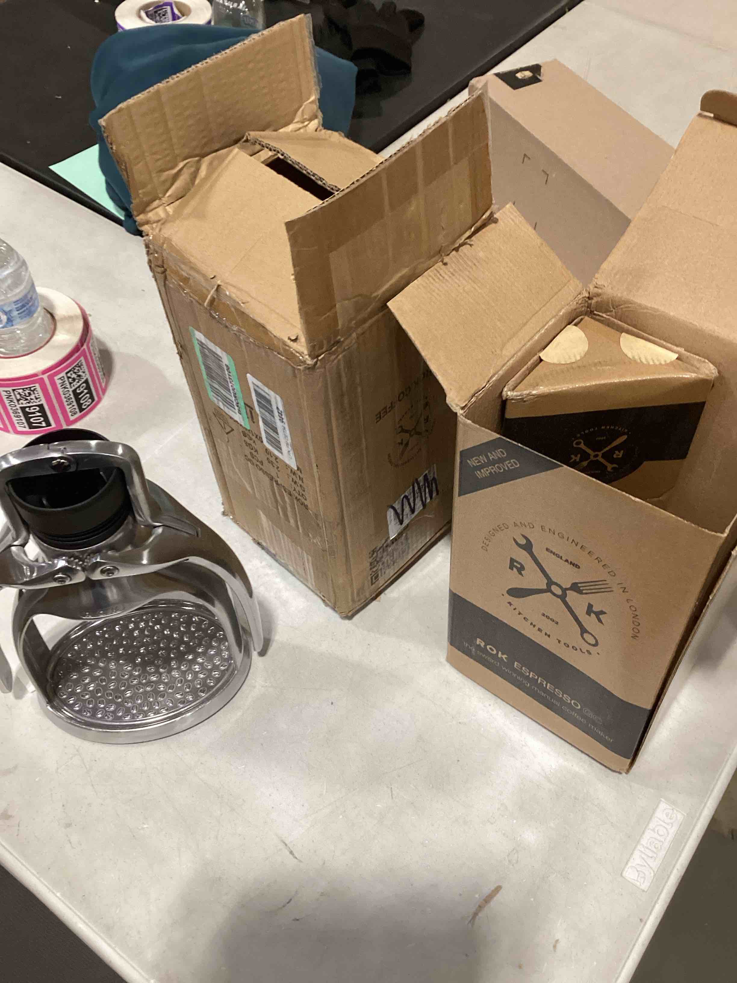 https://s3.amazonaws.com/lotting-images-prod/bidfta/PNK0369114_1731336713044.jpeg