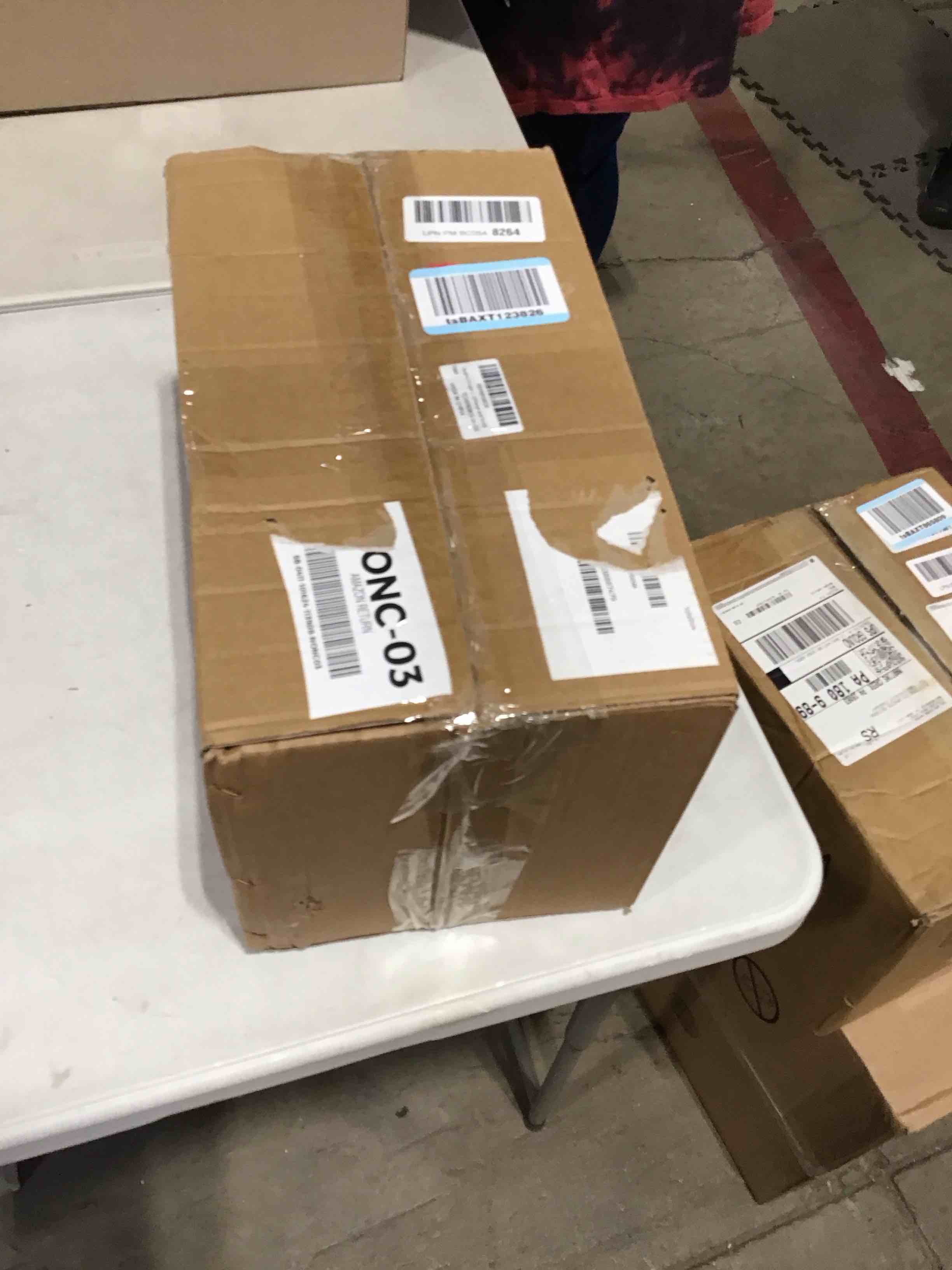 https://s3.amazonaws.com/lotting-images-prod/bidfta/PNK0369330_1730826732642.jpeg