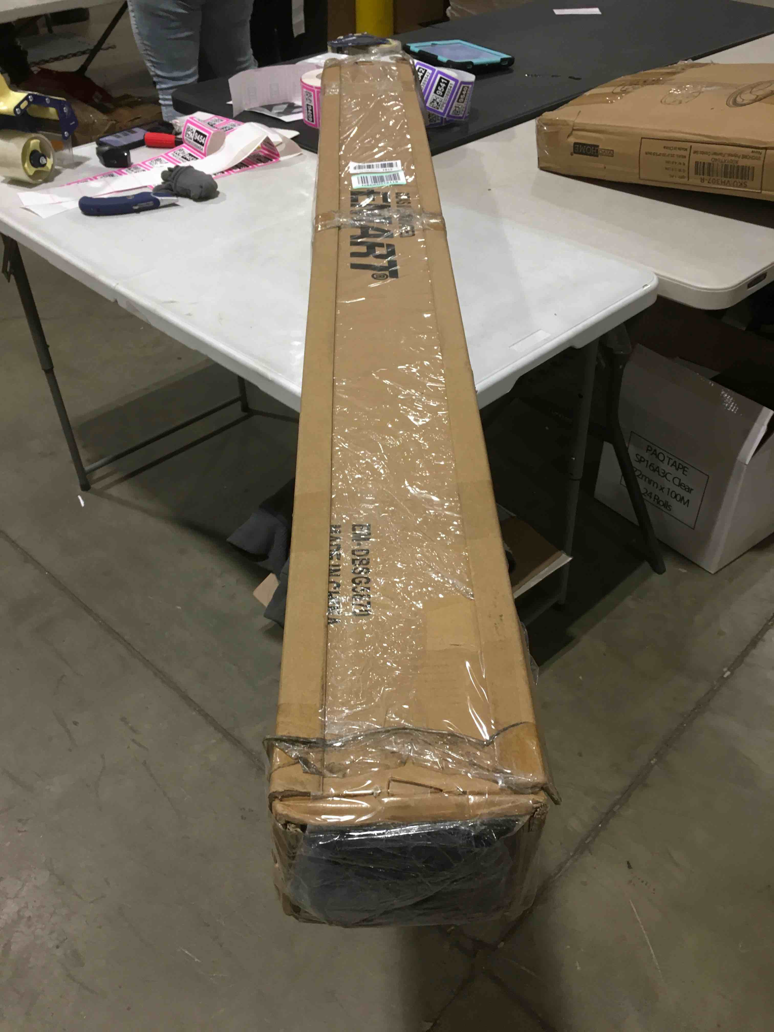 https://s3.amazonaws.com/lotting-images-prod/bidfta/PNK0369426_1730723211091.jpeg