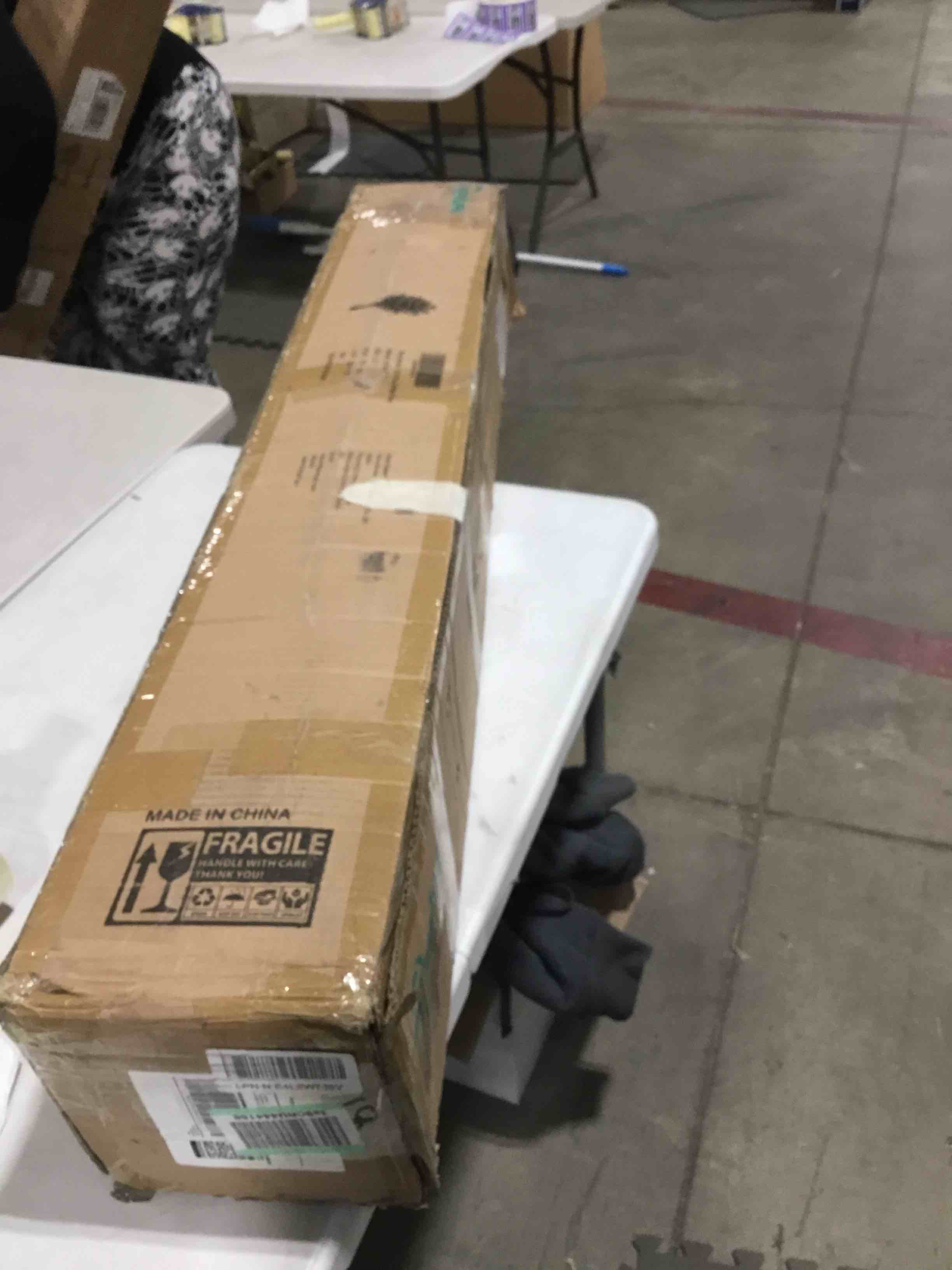 https://s3.amazonaws.com/lotting-images-prod/bidfta/PNK0369531_1730489561872.jpeg