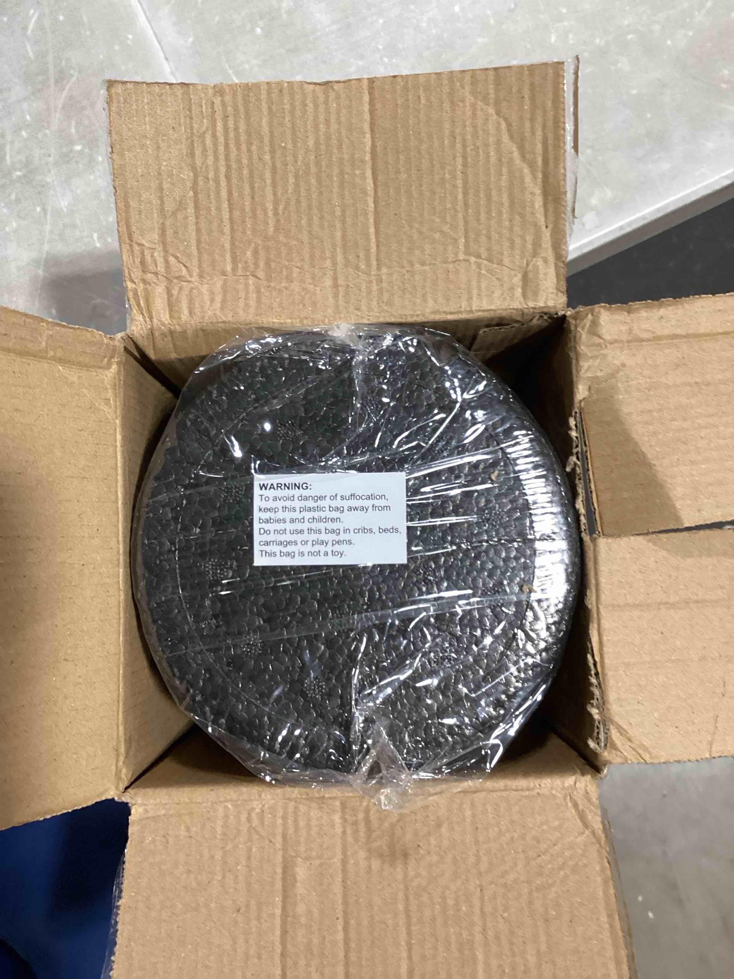 https://s3.amazonaws.com/lotting-images-prod/bidfta/PNK0370026_1732044483335.jpeg