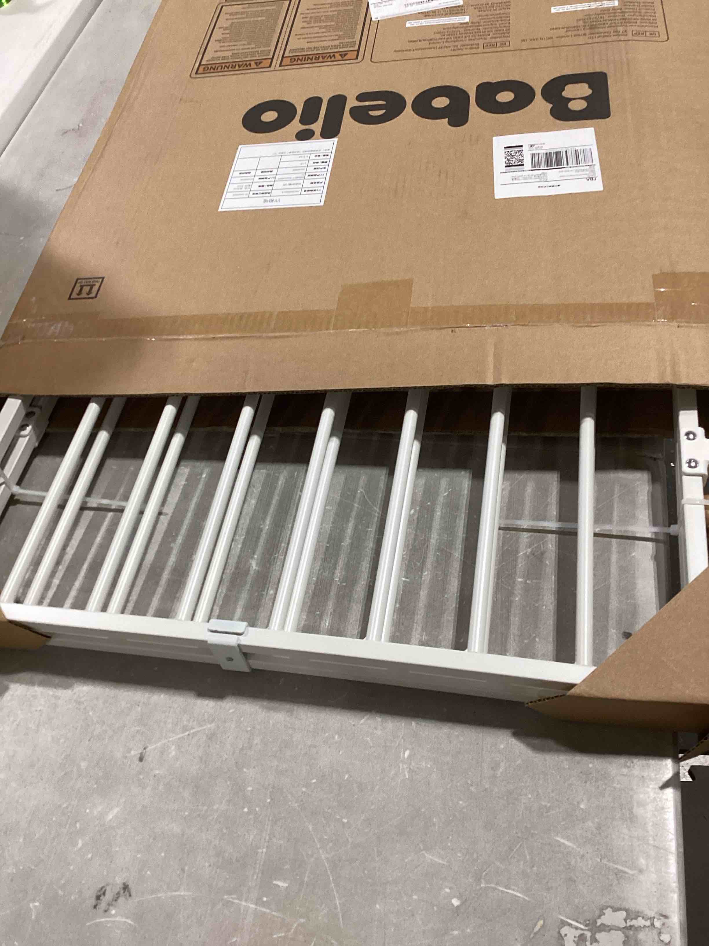 https://s3.amazonaws.com/lotting-images-prod/bidfta/PNK0370035_1732042989111.jpeg