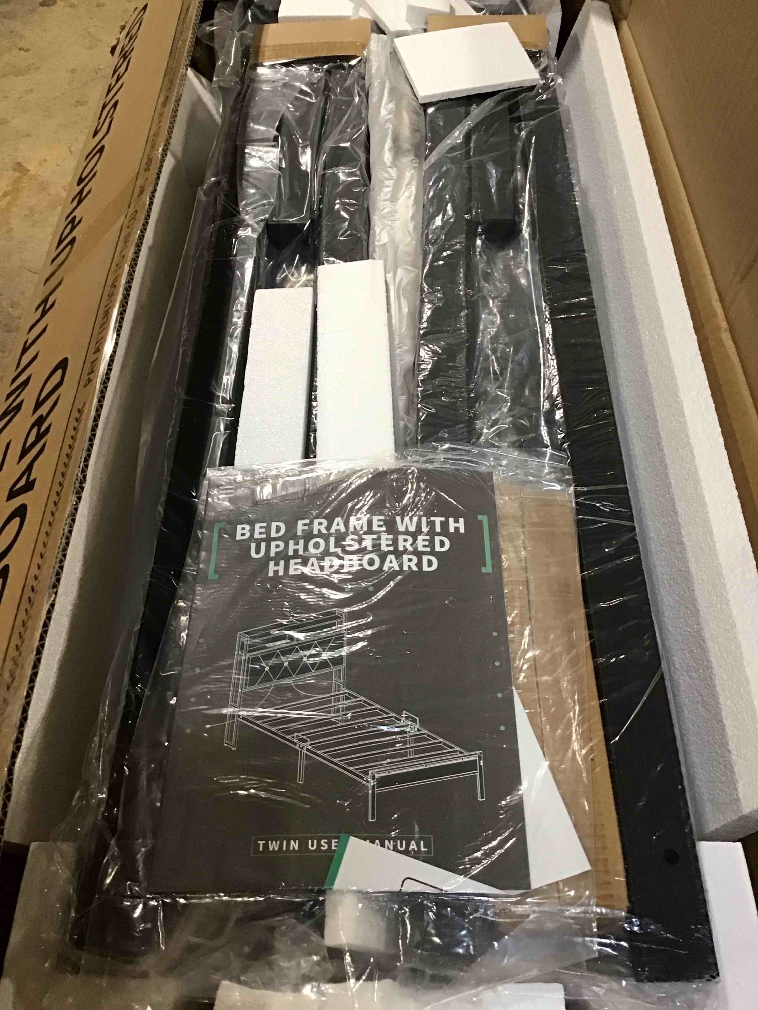 https://s3.amazonaws.com/lotting-images-prod/bidfta/PNK0370491_1732124397281.jpeg