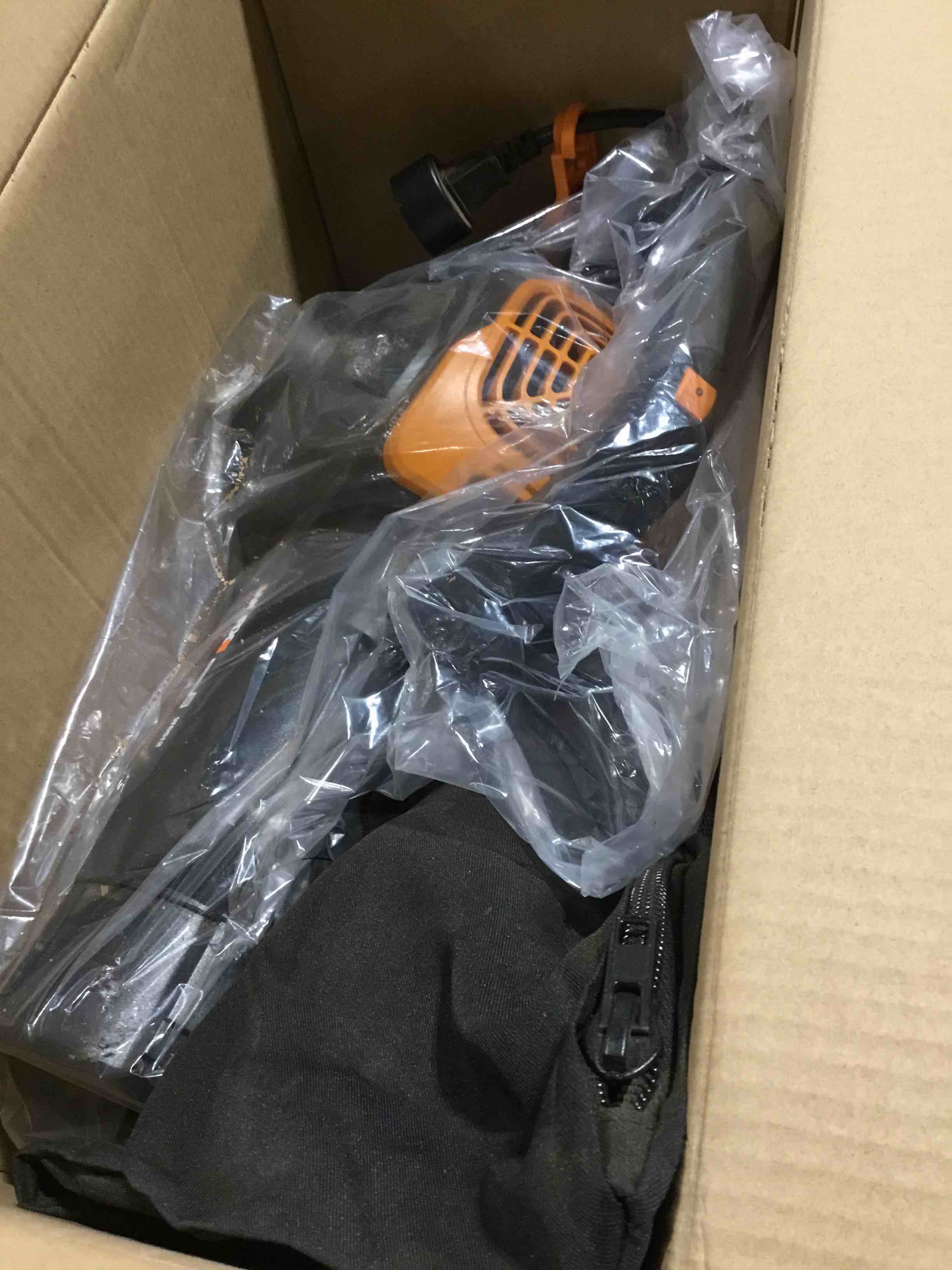 https://s3.amazonaws.com/lotting-images-prod/bidfta/PNK0370538_1731596977603.jpeg