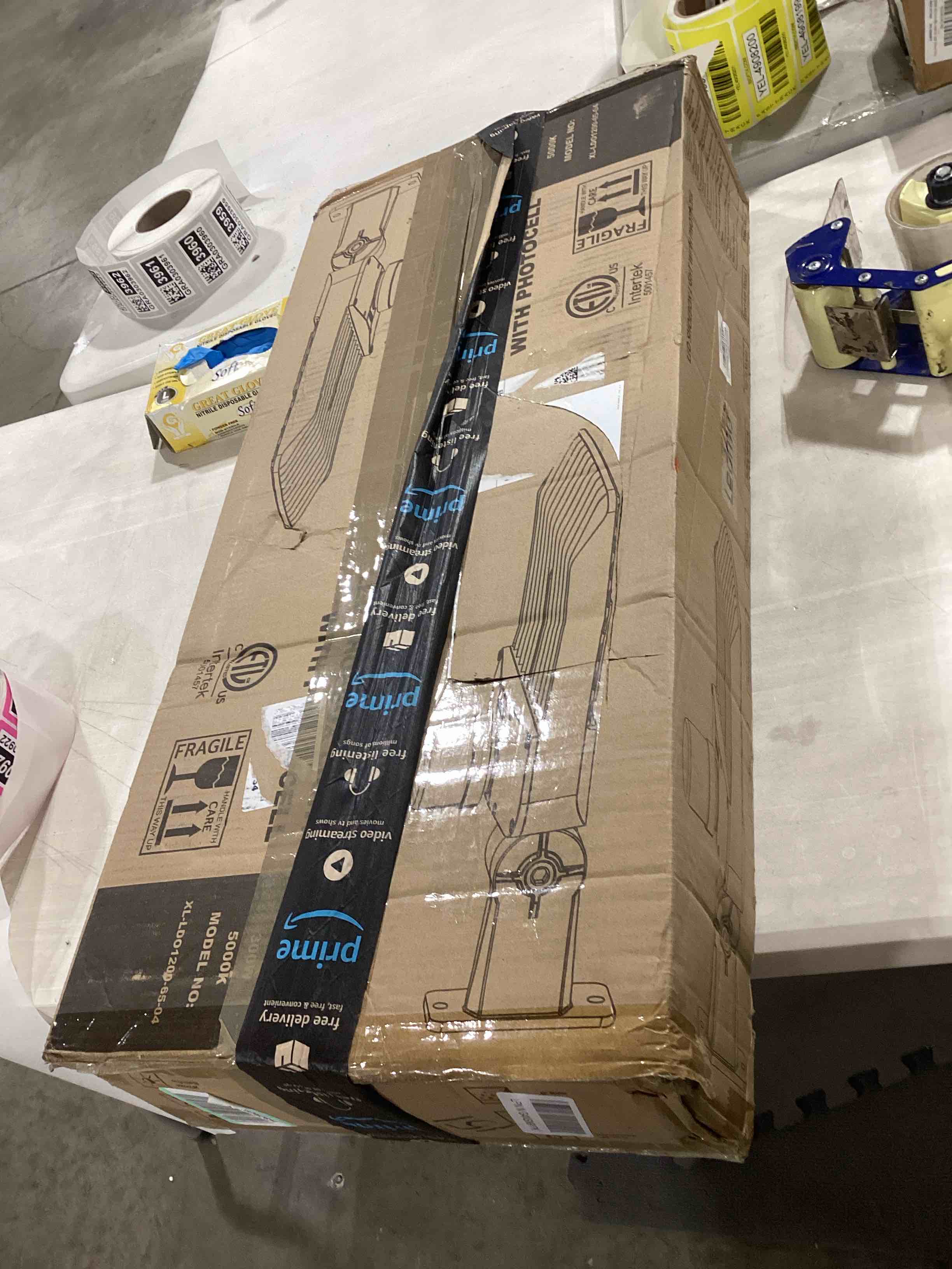 https://s3.amazonaws.com/lotting-images-prod/bidfta/PNK0370926_1730723049616.jpeg
