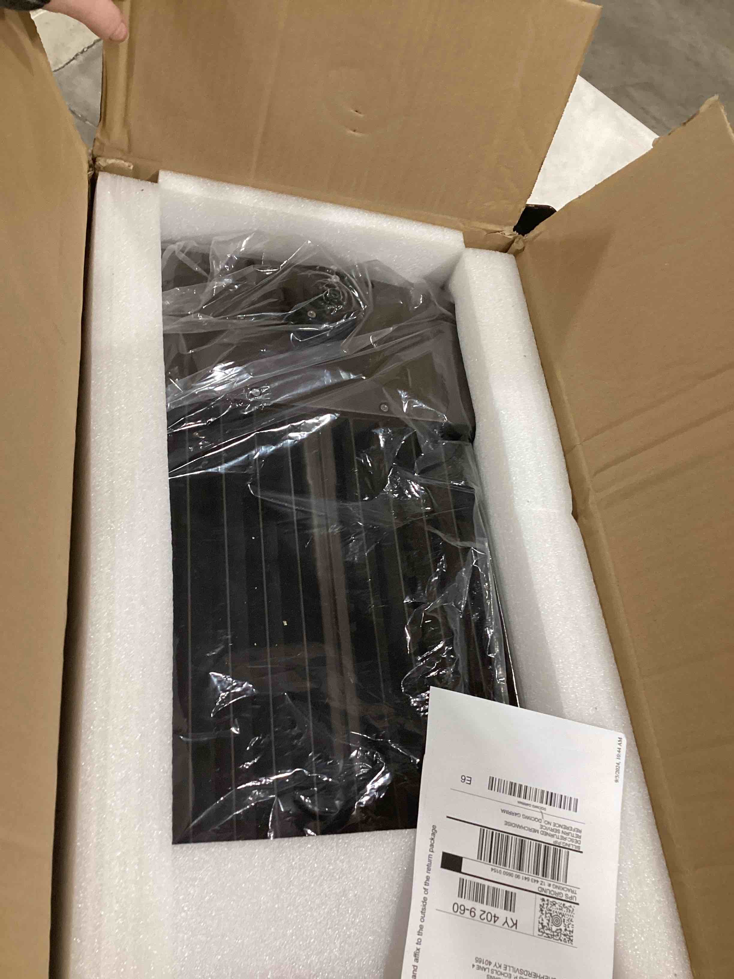 https://s3.amazonaws.com/lotting-images-prod/bidfta/PNK0370926_1730723091810.jpeg