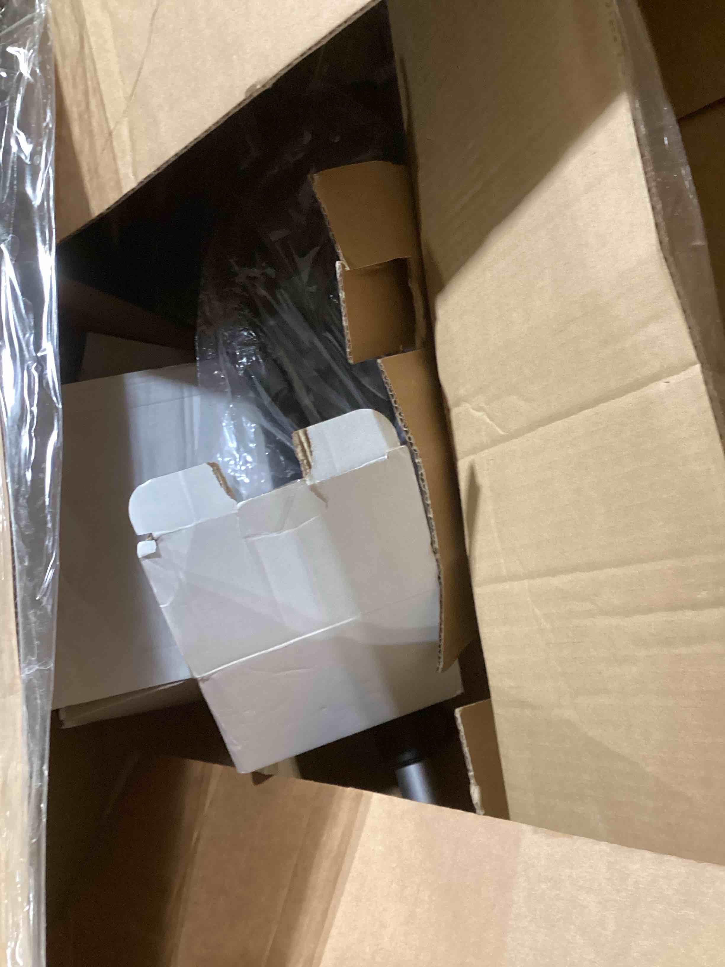 https://s3.amazonaws.com/lotting-images-prod/bidfta/PNK0371026_1730118759860.jpeg