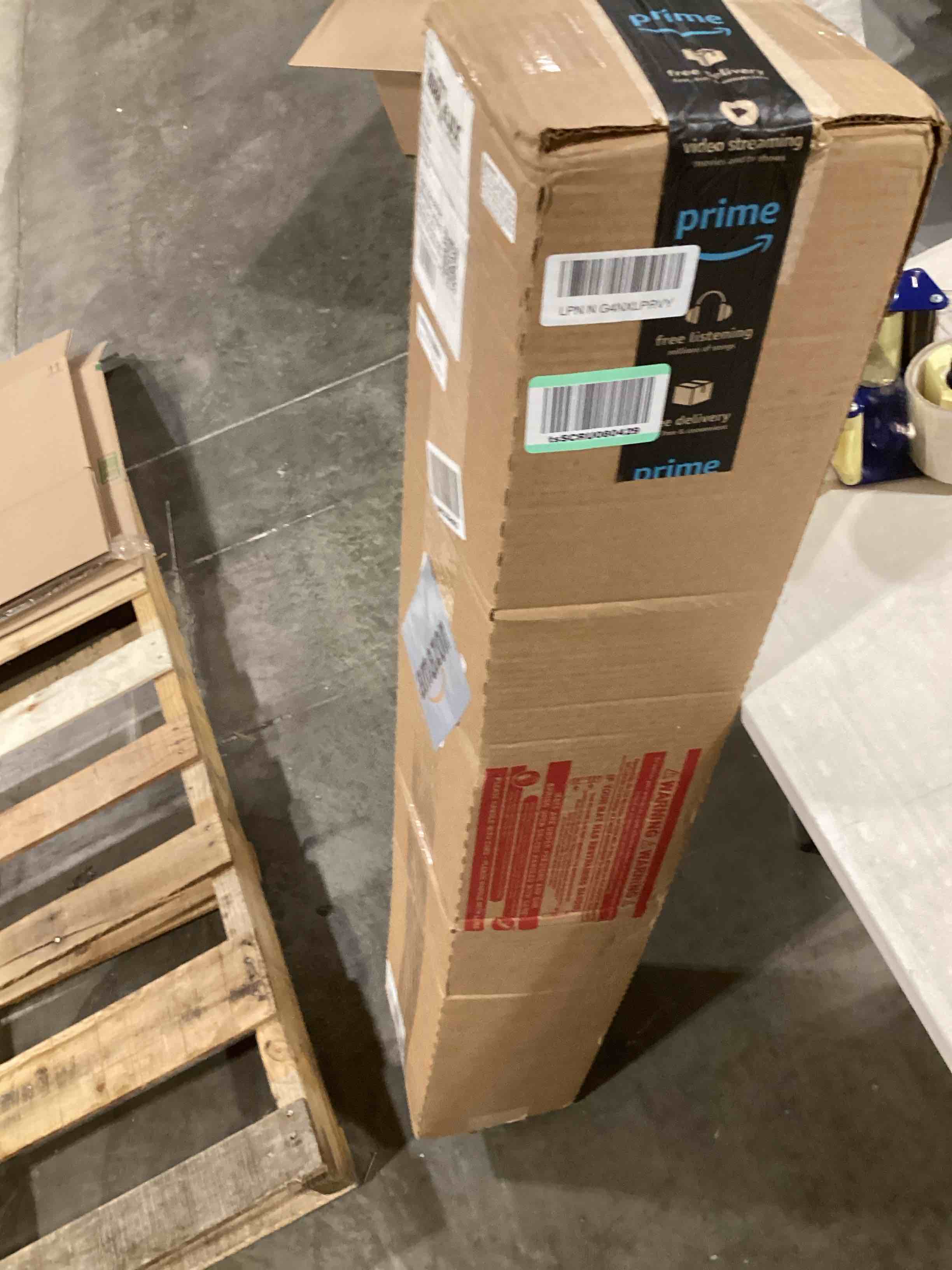 https://s3.amazonaws.com/lotting-images-prod/bidfta/PNK0371027_1730118627115.jpeg