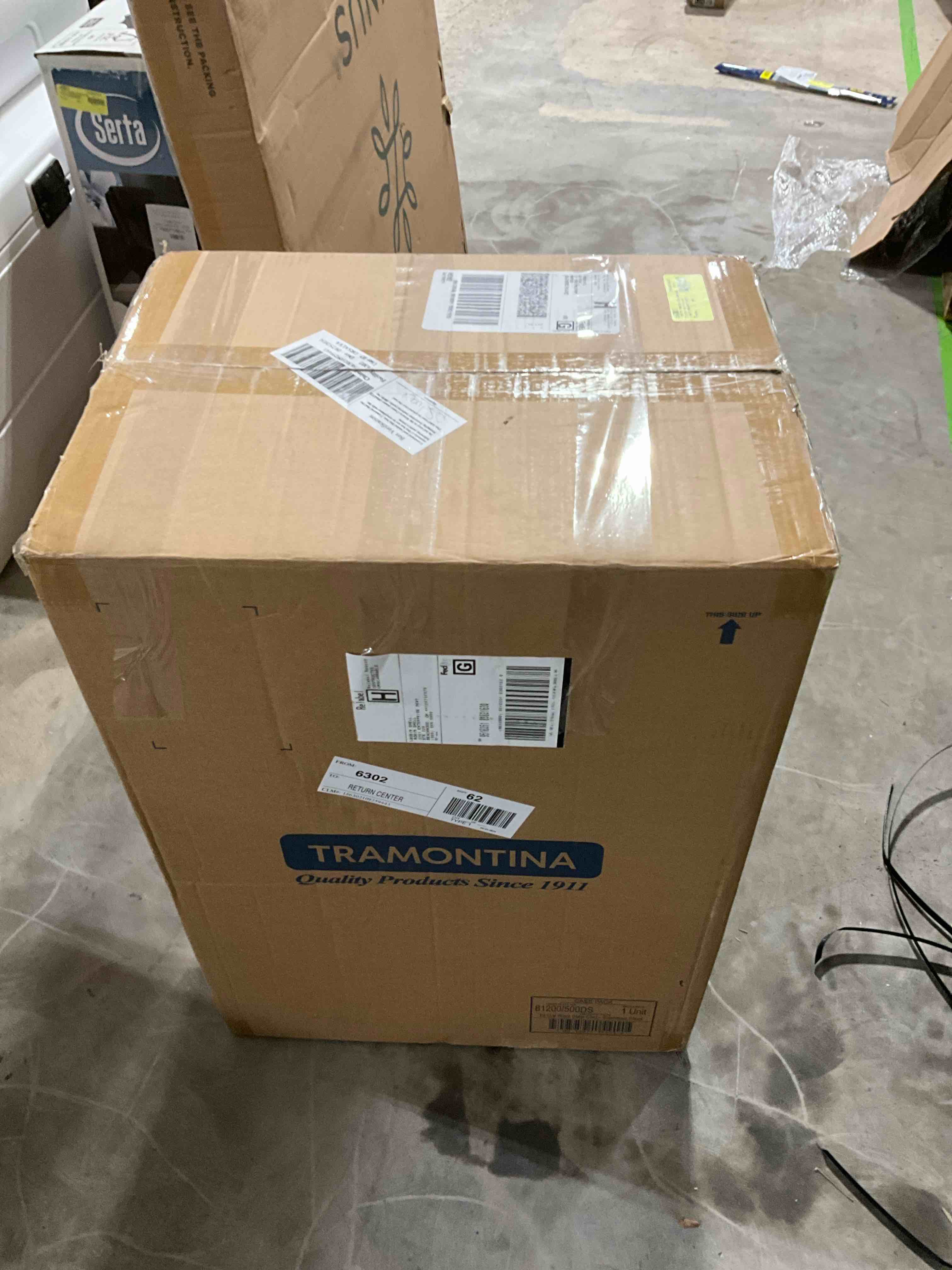 https://s3.amazonaws.com/lotting-images-prod/bidfta/PNK0376940_1730846614558.jpeg