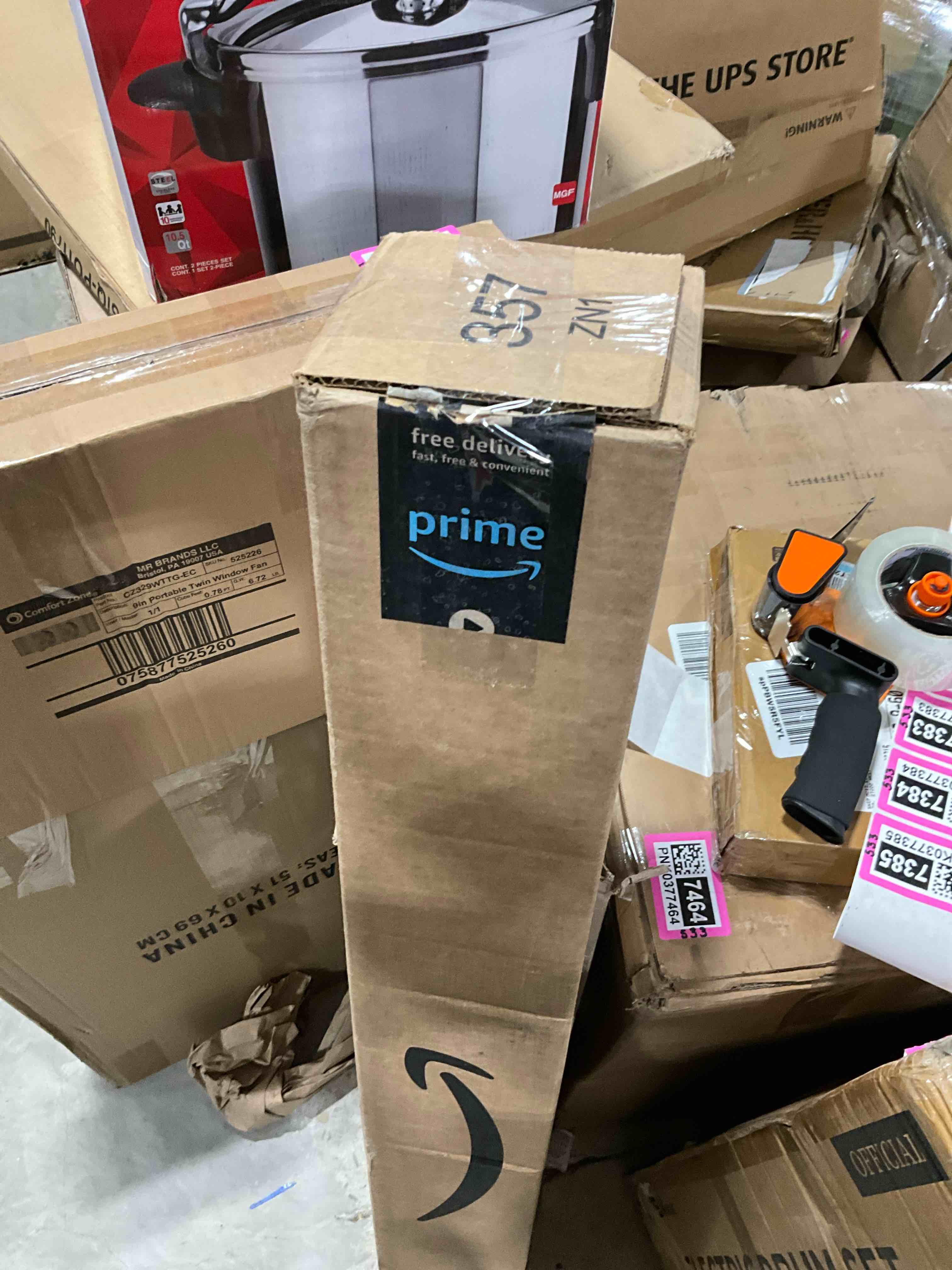 https://s3.amazonaws.com/lotting-images-prod/bidfta/PNK0377385_1730324971217.jpeg