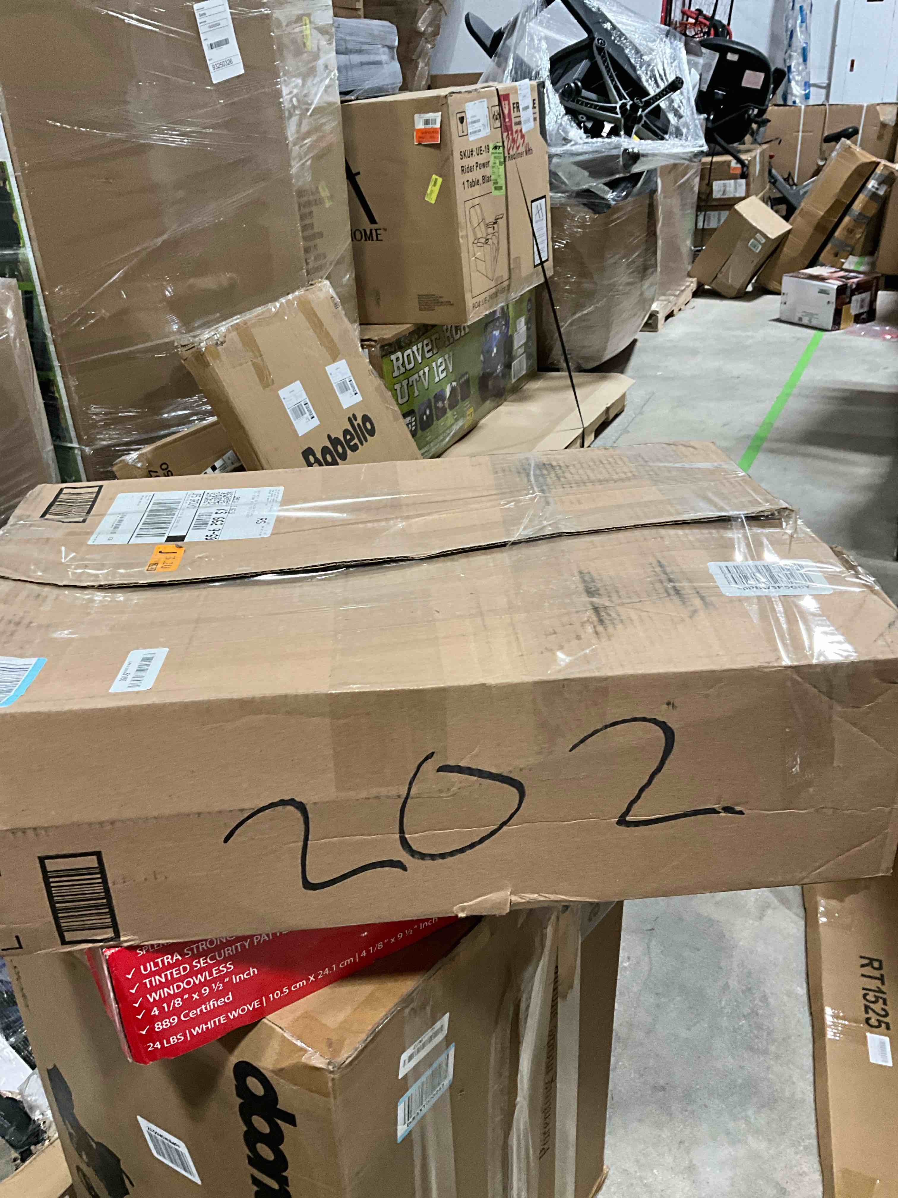 https://s3.amazonaws.com/lotting-images-prod/bidfta/PNK0377390_1730324366812.jpeg