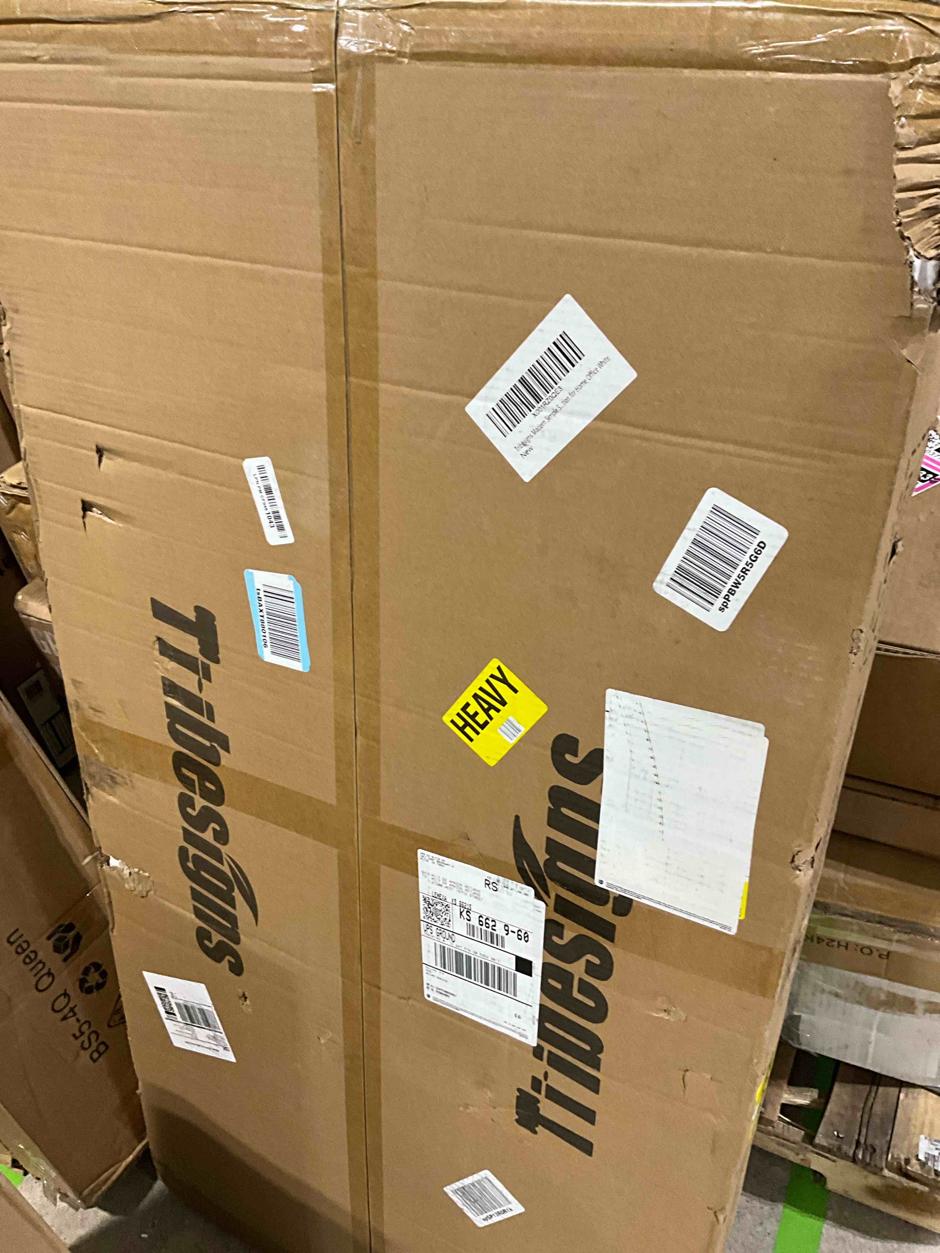 https://s3.amazonaws.com/lotting-images-prod/bidfta/PNK0377637_1730231807662.jpeg