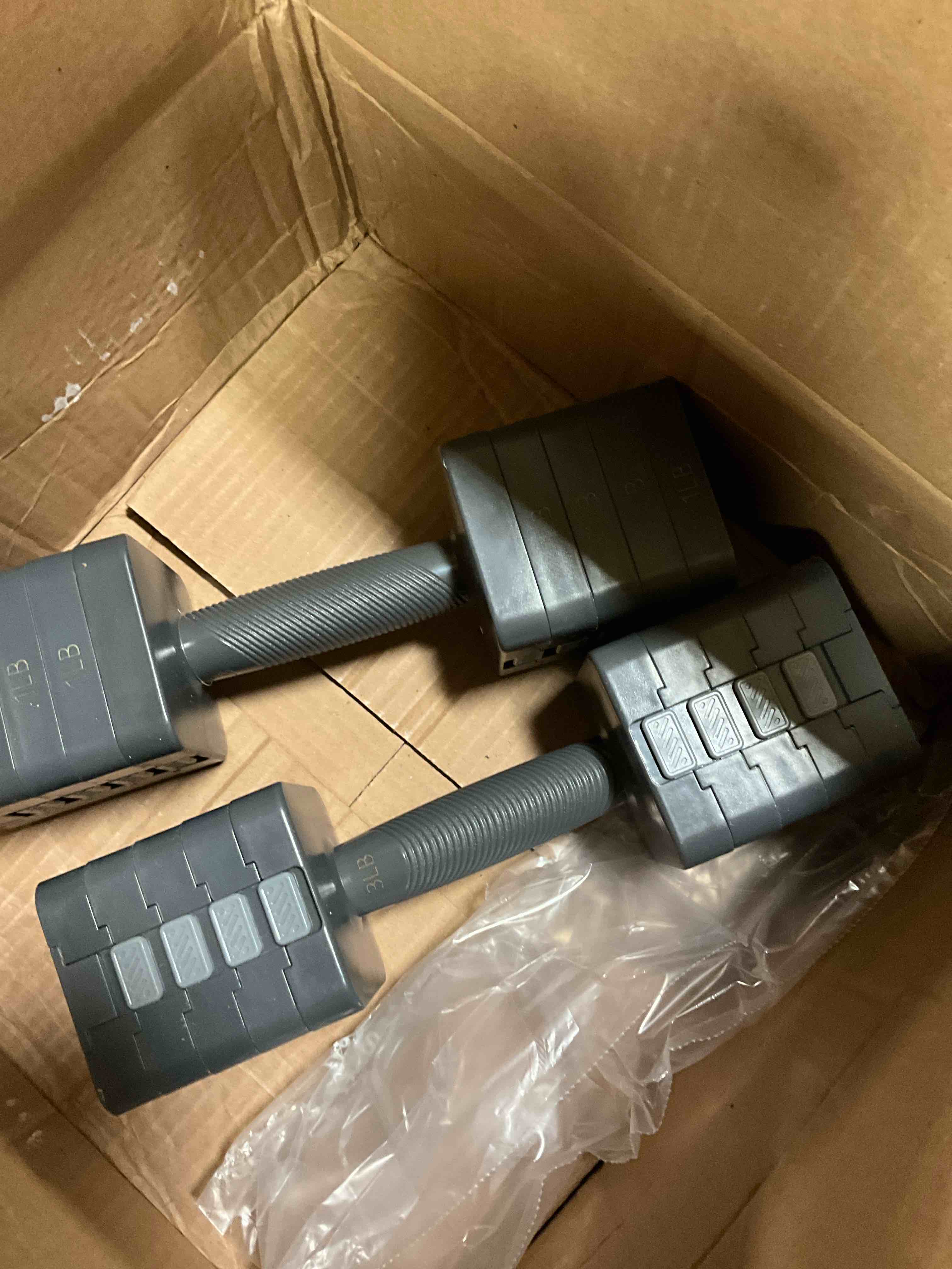 https://s3.amazonaws.com/lotting-images-prod/bidfta/PNK0379009_1732130833509.jpeg