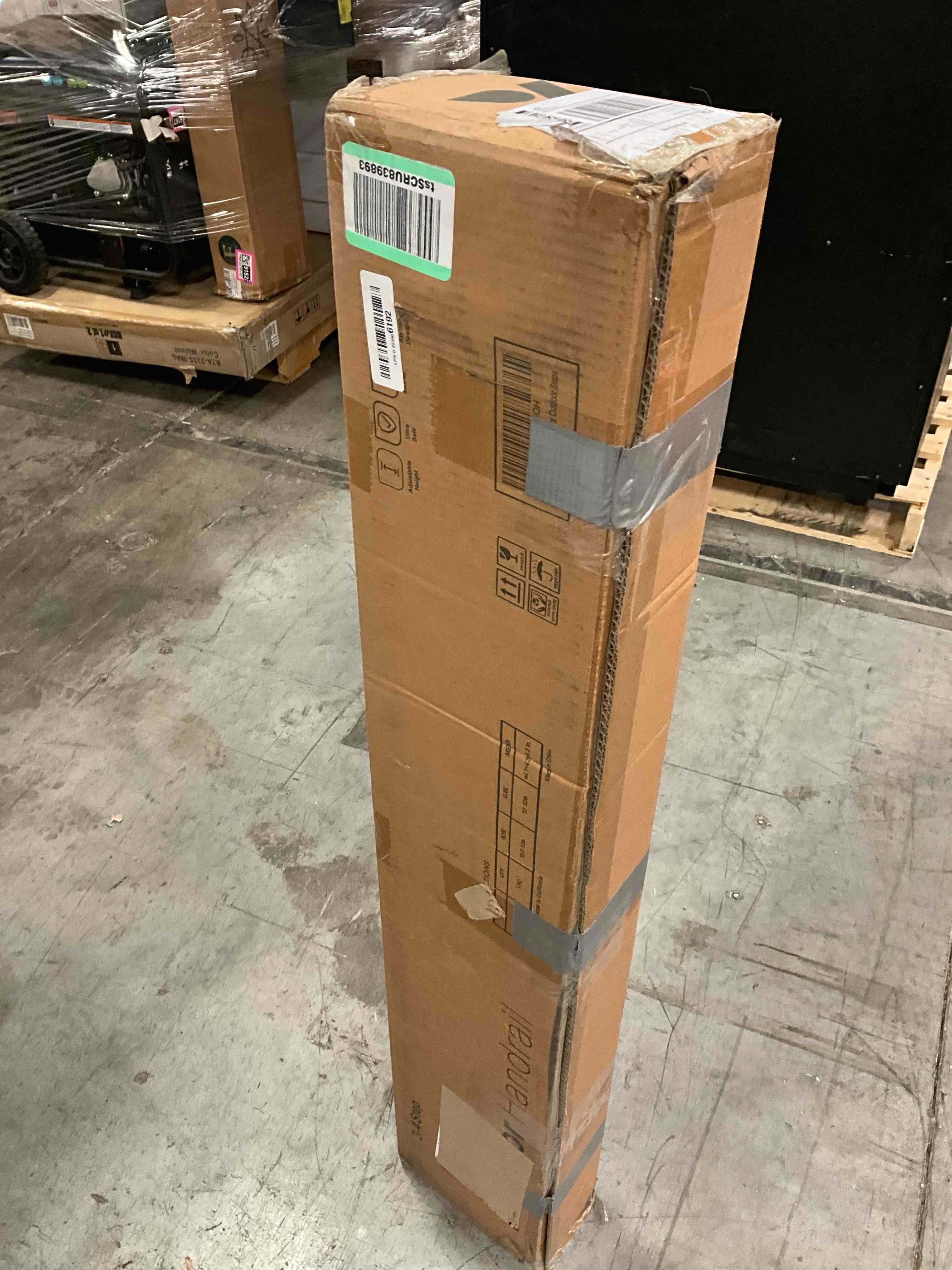 https://s3.amazonaws.com/lotting-images-prod/bidfta/PNK0379019_1732129156564.jpeg