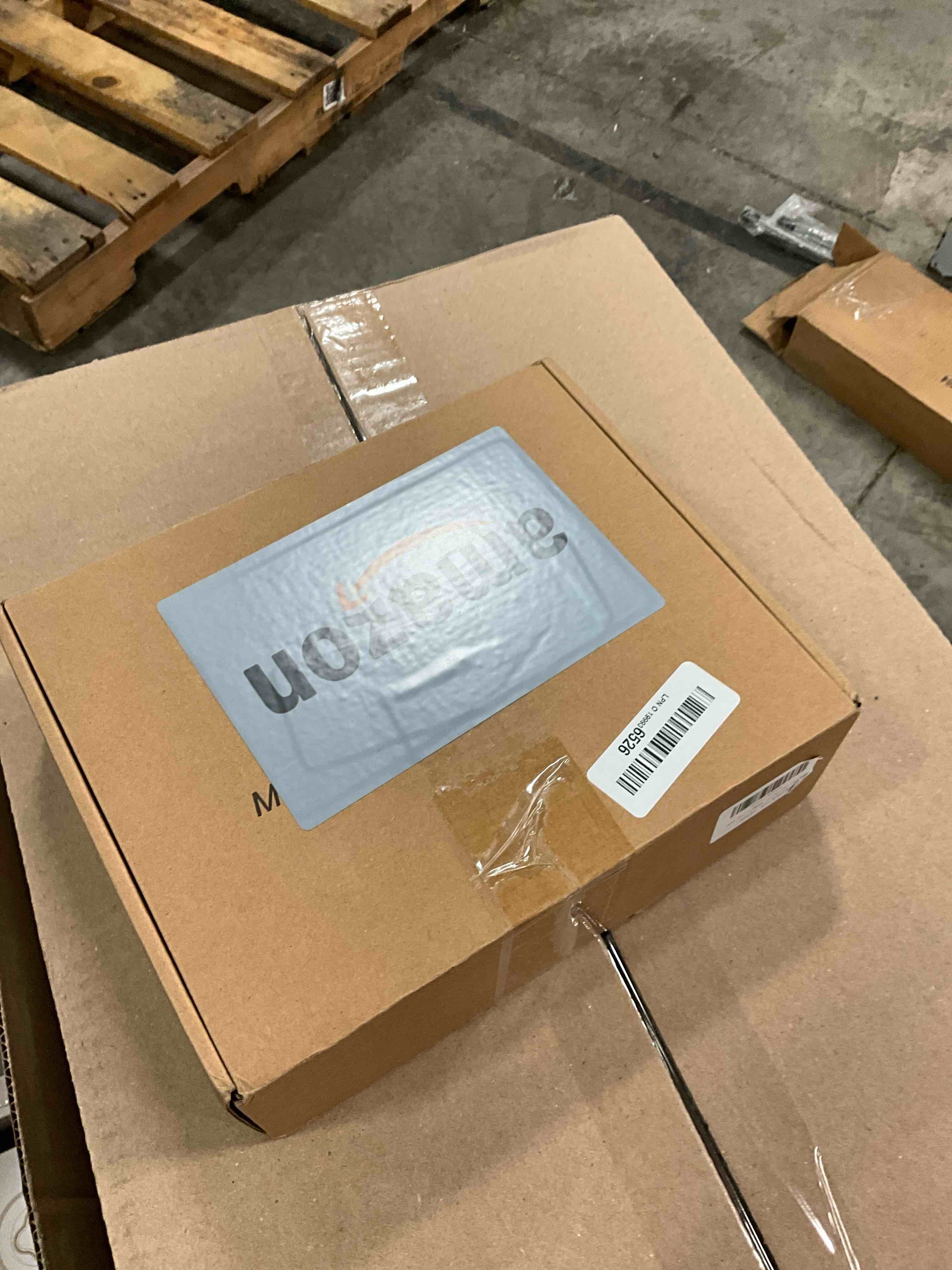 https://s3.amazonaws.com/lotting-images-prod/bidfta/PNK0379302_1732026791984.jpeg