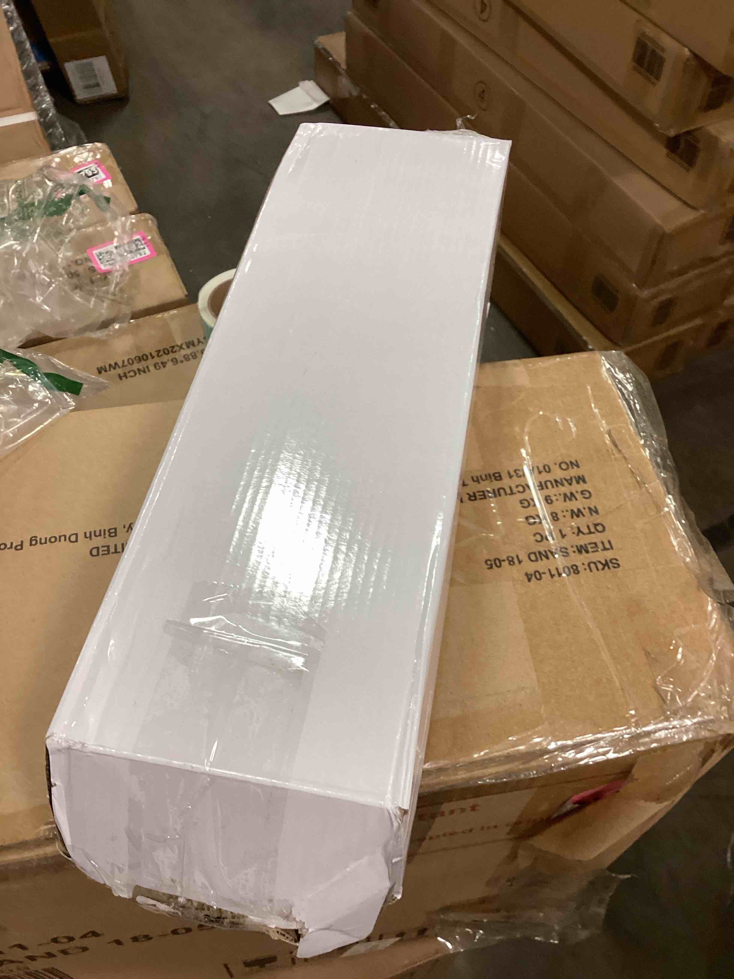 https://s3.amazonaws.com/lotting-images-prod/bidfta/PNK0380742_1732055129733.jpeg