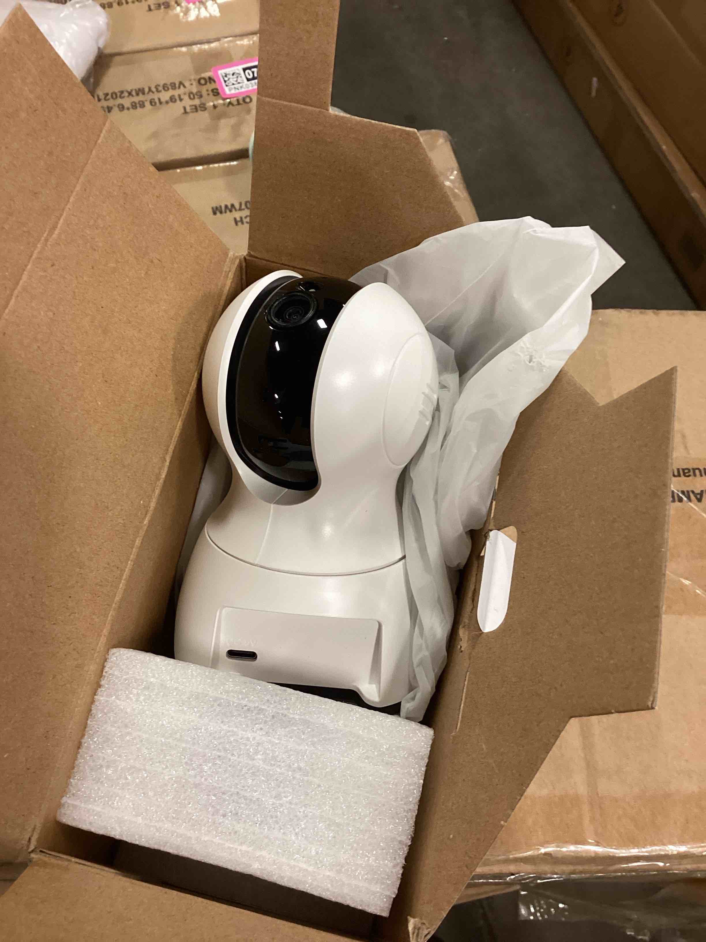 https://s3.amazonaws.com/lotting-images-prod/bidfta/PNK0380768_1732050571157.jpeg