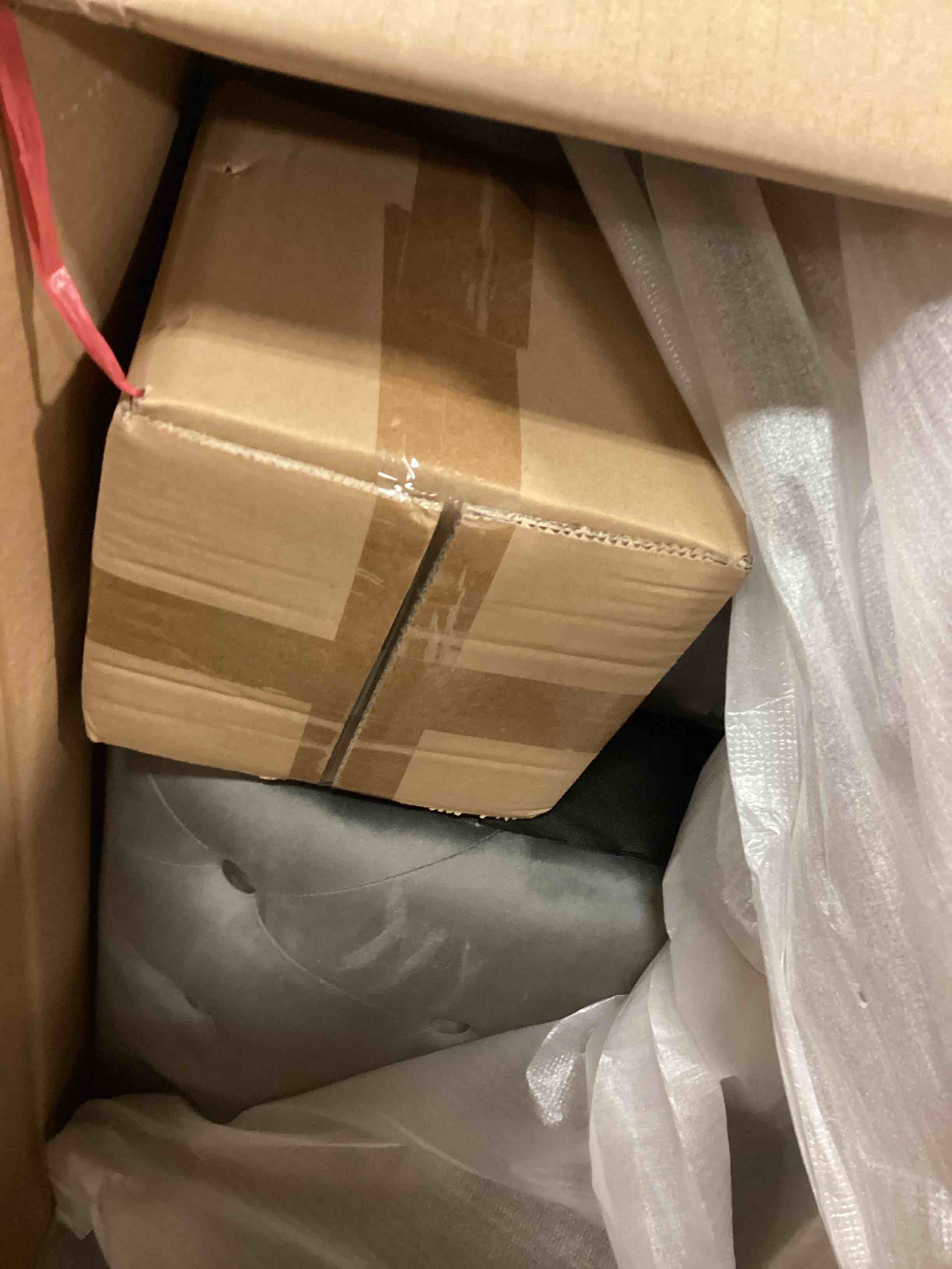 https://s3.amazonaws.com/lotting-images-prod/bidfta/PNK0380804_1732038862432.jpeg