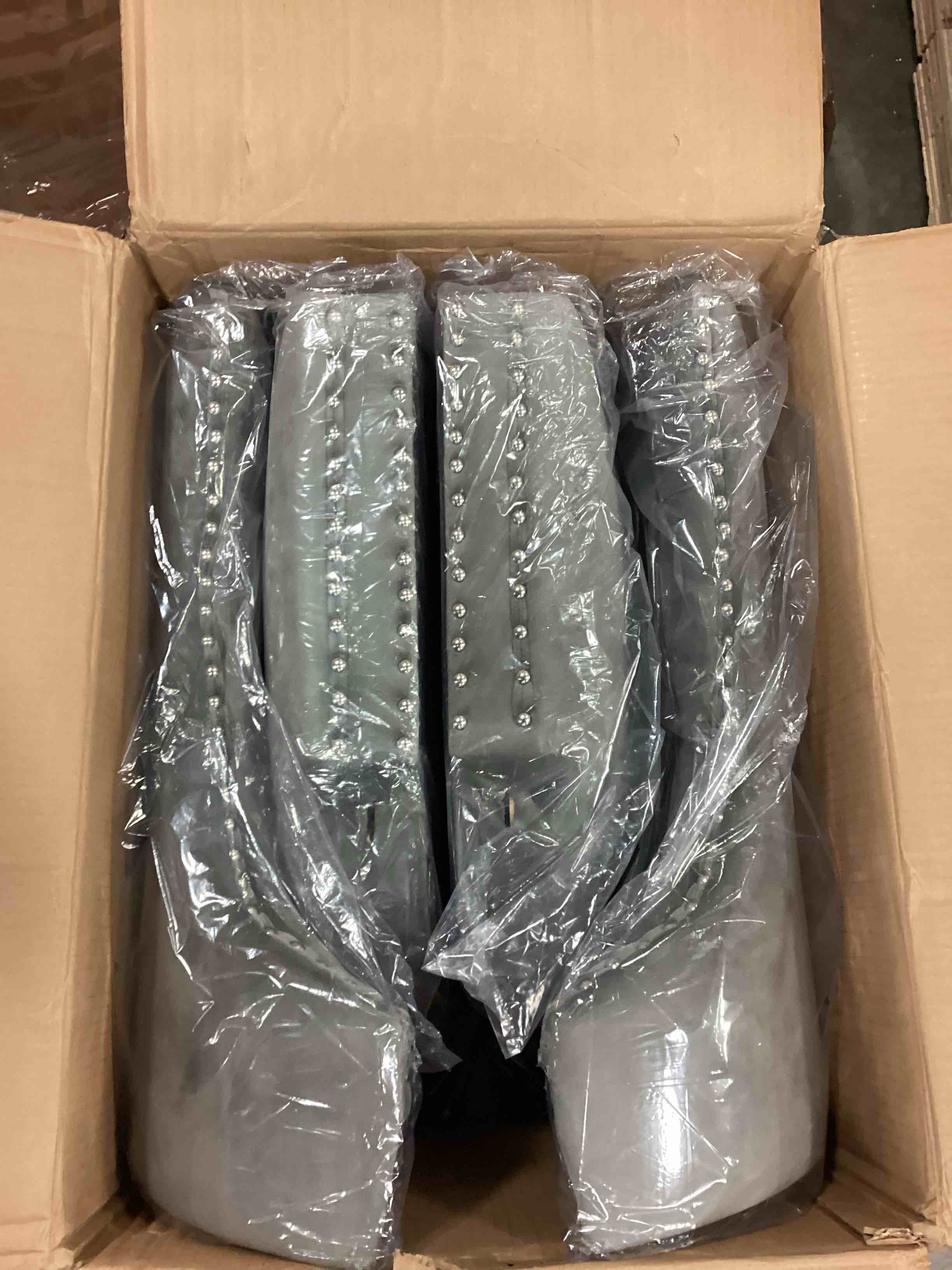 https://s3.amazonaws.com/lotting-images-prod/bidfta/PNK0386902_1729606128115.jpeg