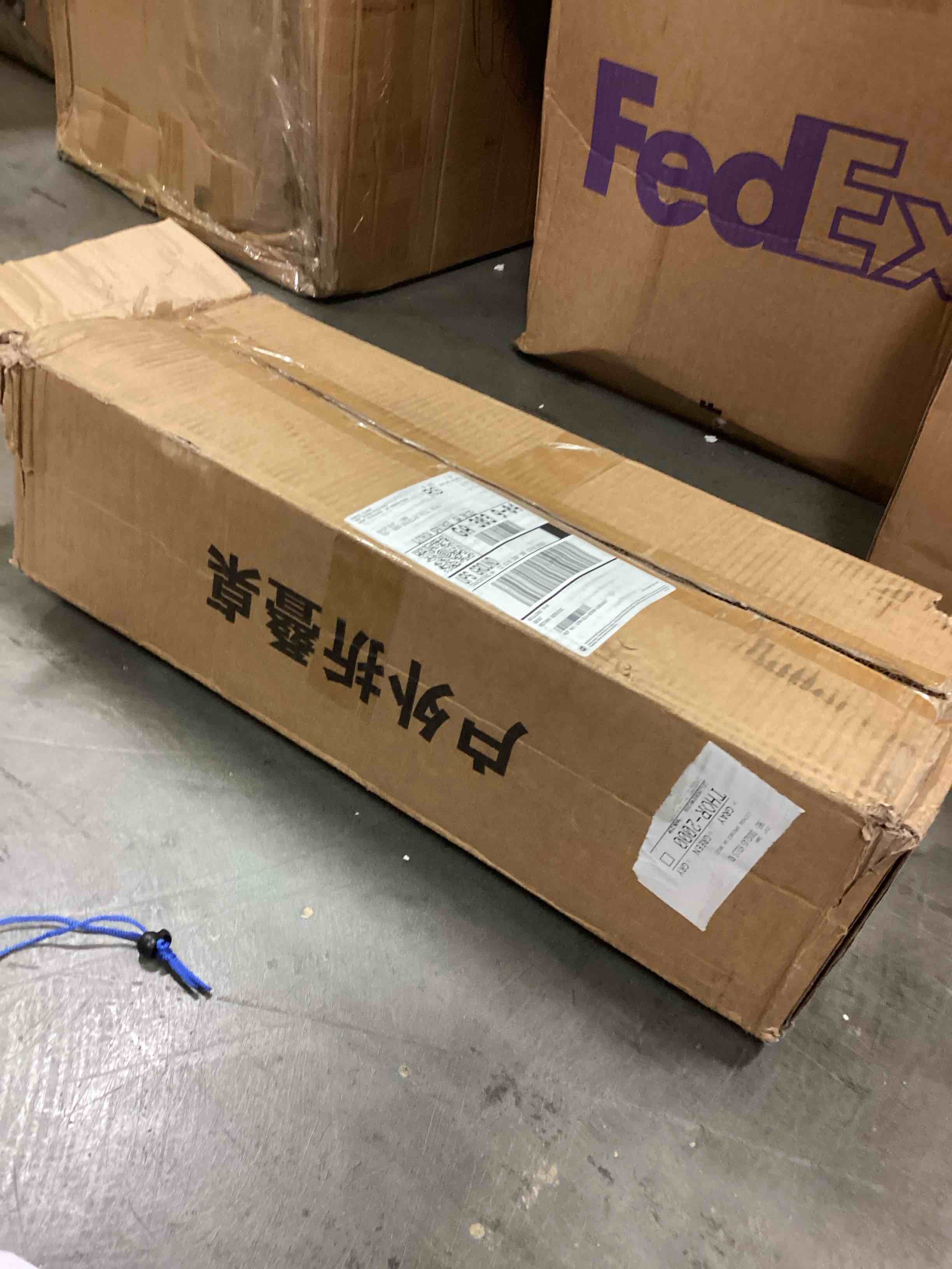 https://s3.amazonaws.com/lotting-images-prod/bidfta/PNK0386911_1729608111668.jpeg