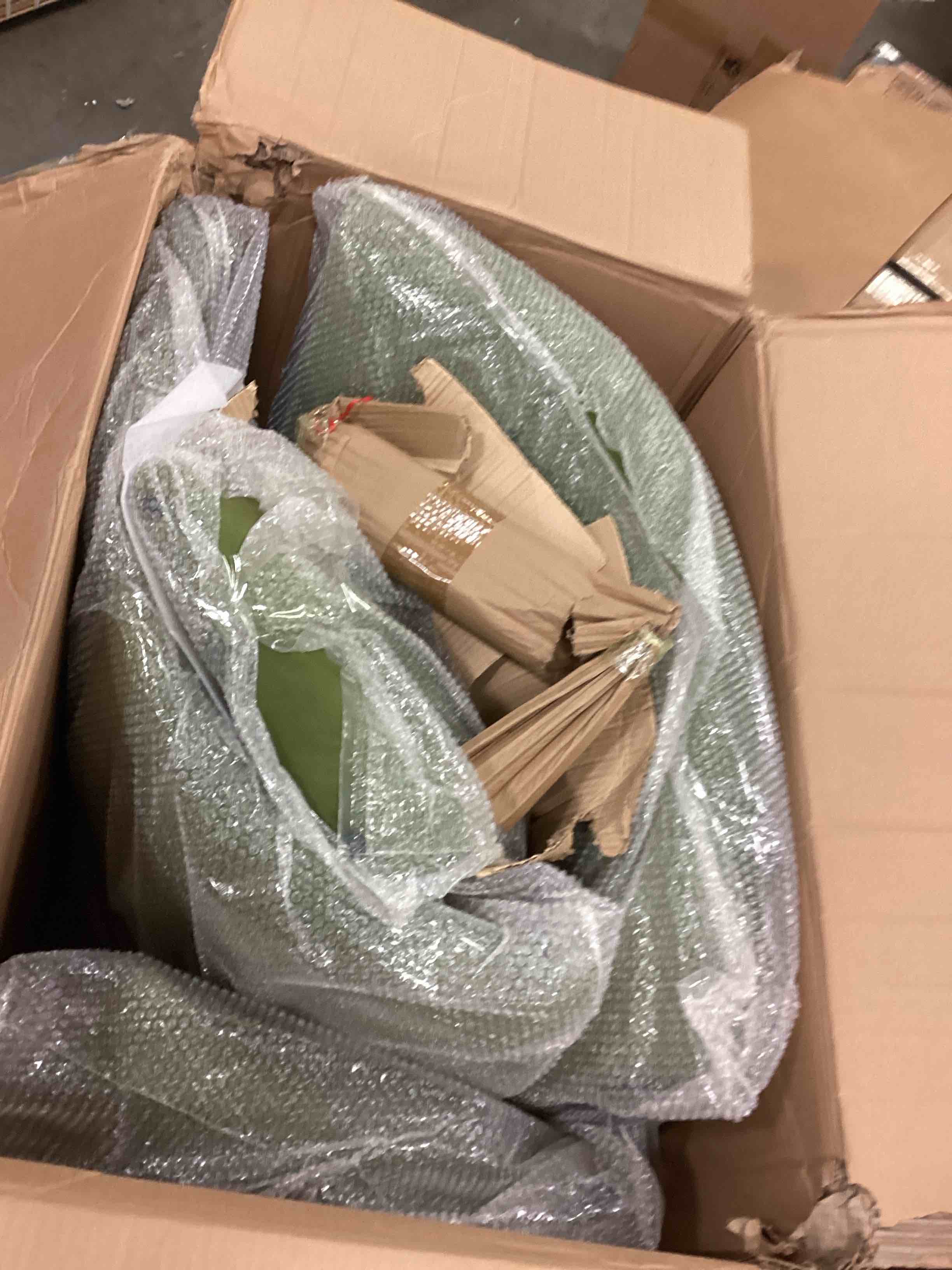 https://s3.amazonaws.com/lotting-images-prod/bidfta/PNK0386916_1729609639387.jpeg