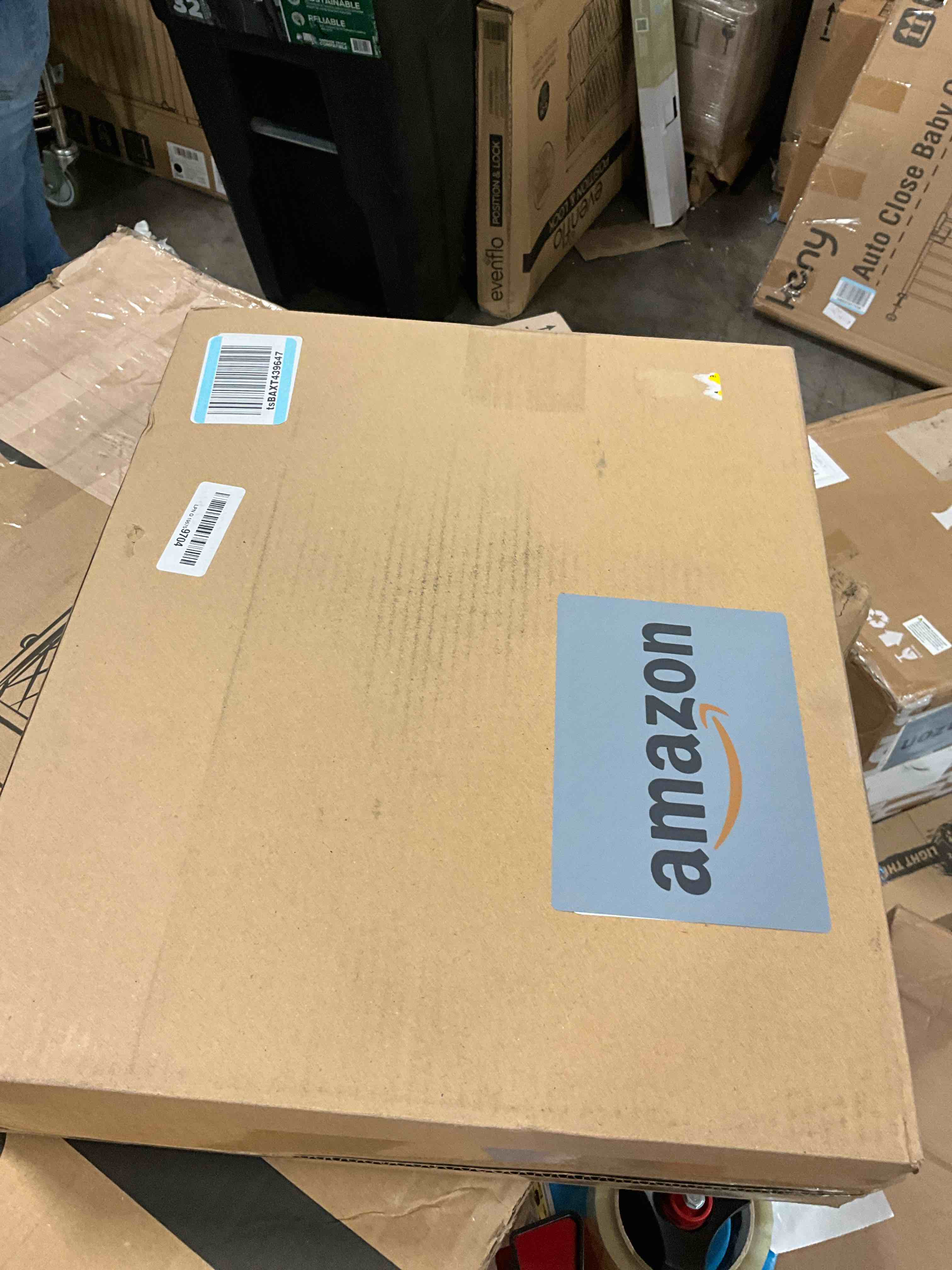 https://s3.amazonaws.com/lotting-images-prod/bidfta/PNK0388146_1730922503046.jpeg