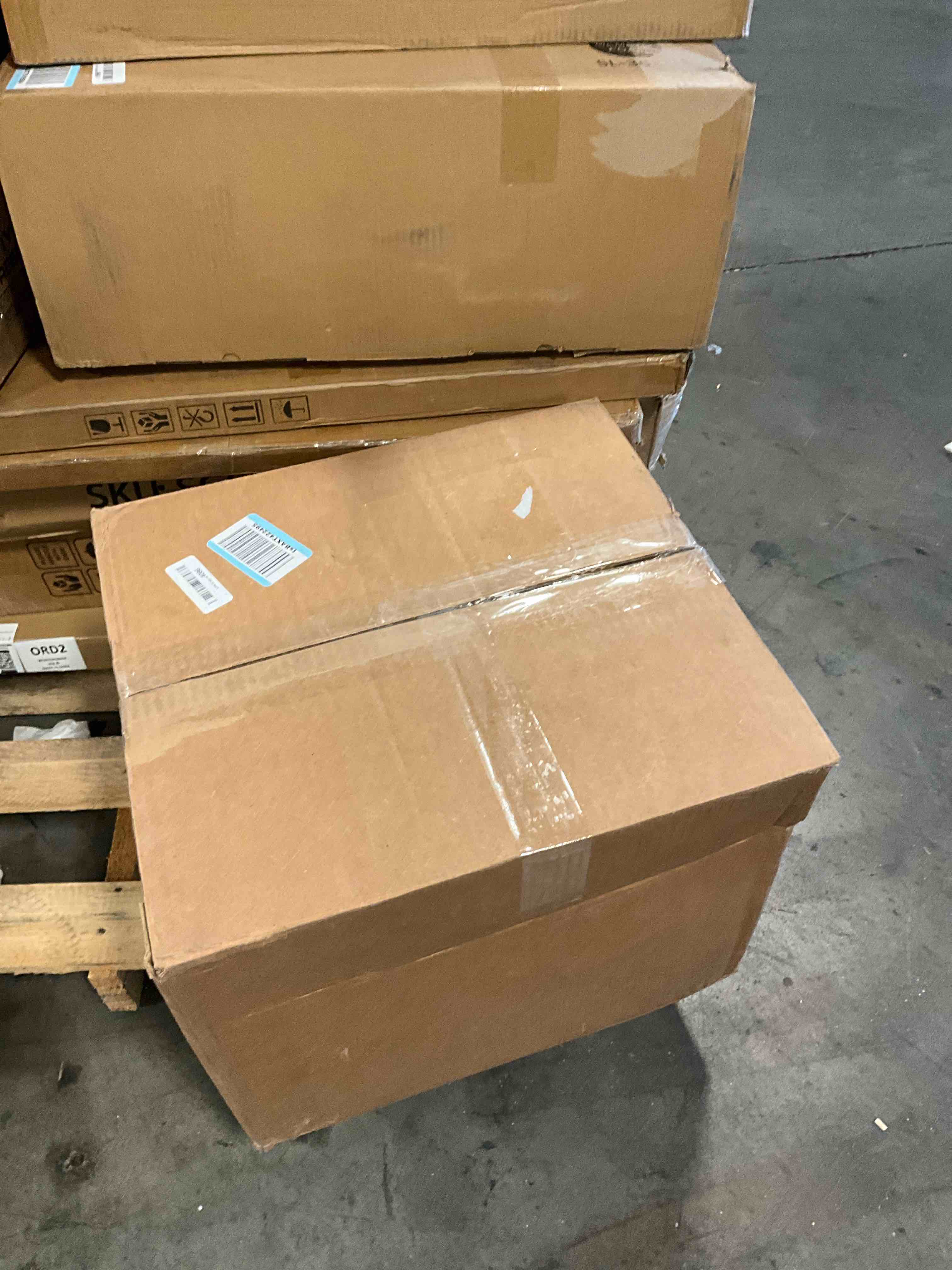 https://s3.amazonaws.com/lotting-images-prod/bidfta/PNK0388151_1730921257936.jpeg