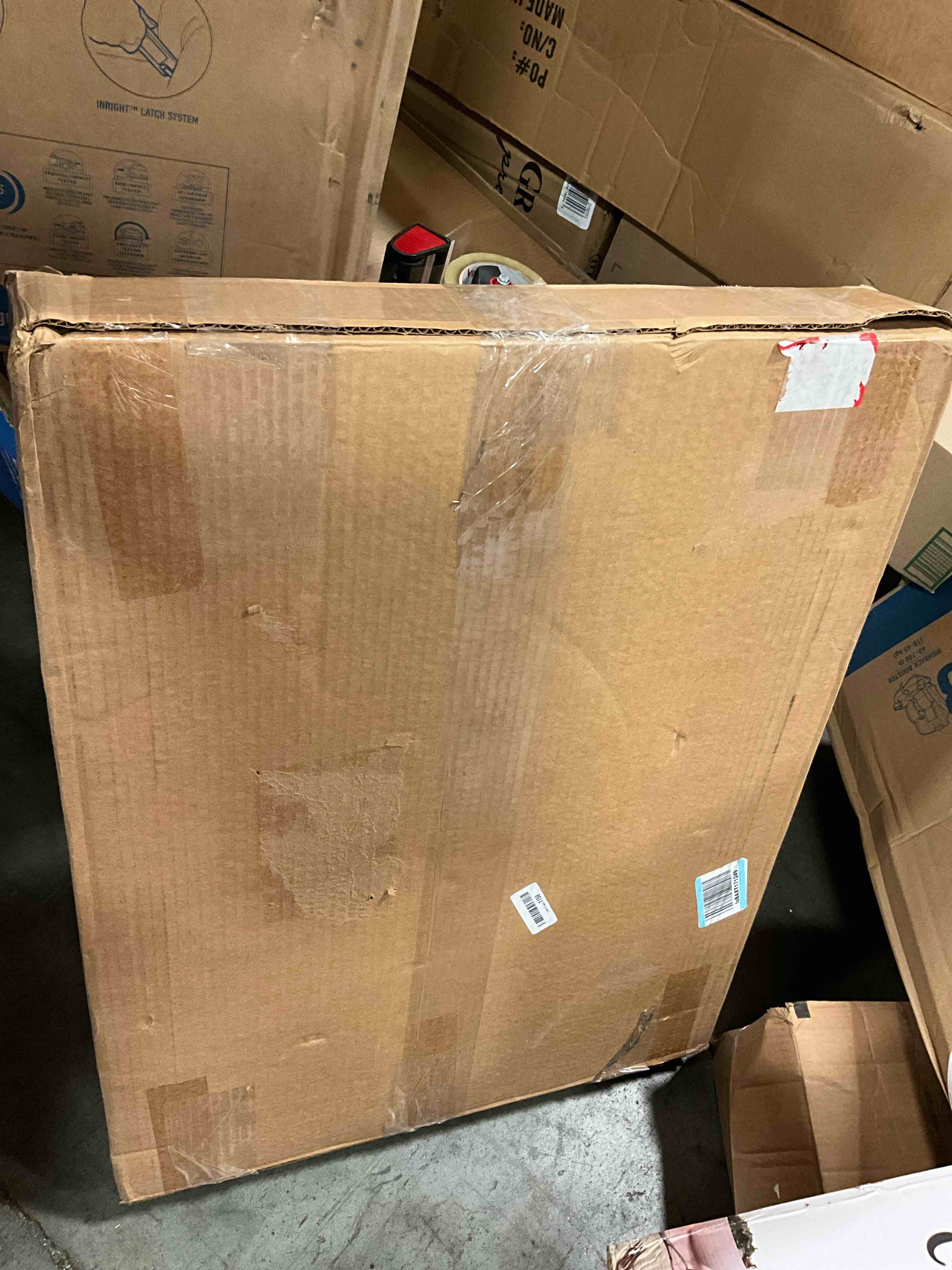 https://s3.amazonaws.com/lotting-images-prod/bidfta/PNK0388255_1730918242842.jpeg