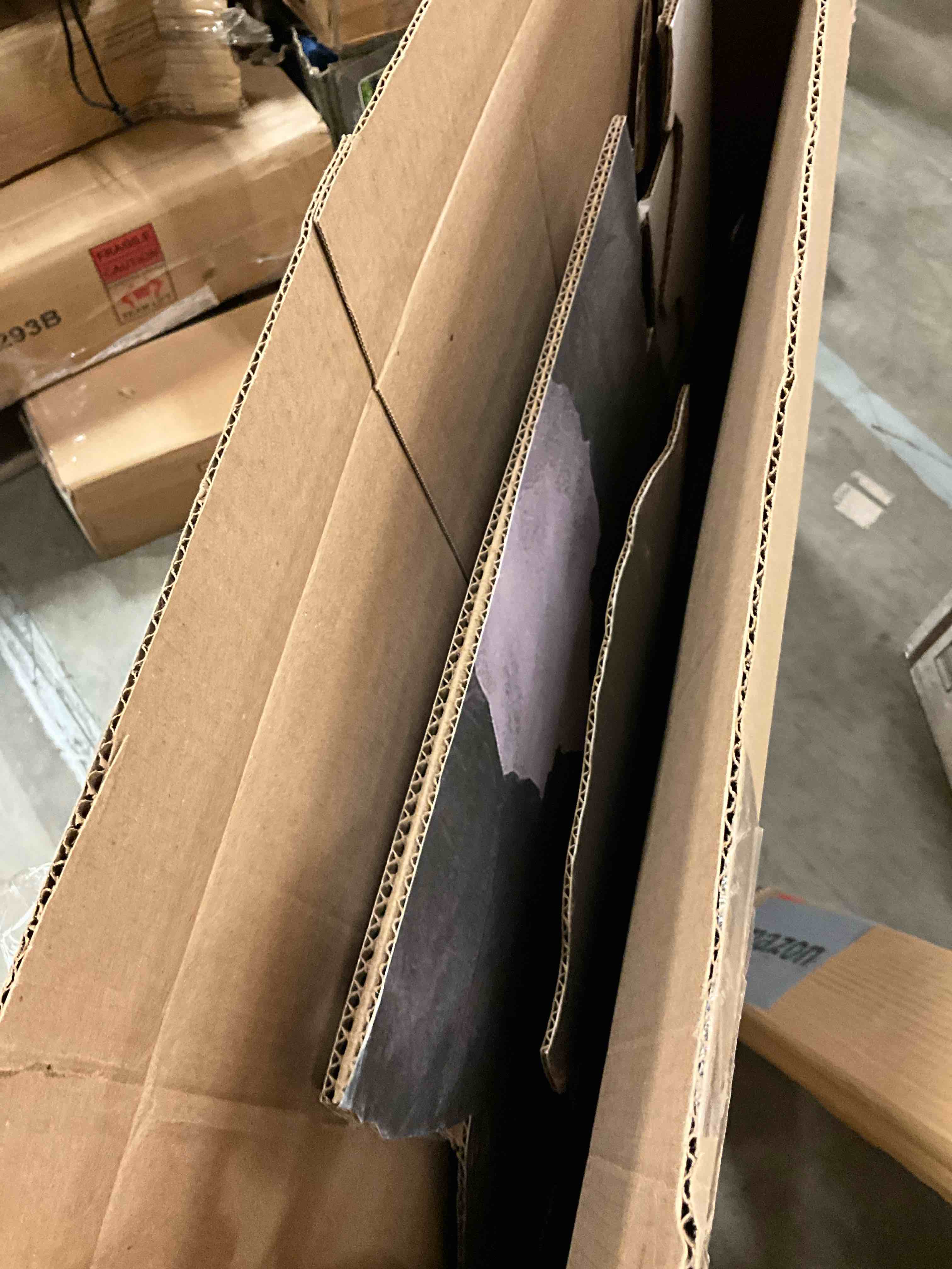 https://s3.amazonaws.com/lotting-images-prod/bidfta/PNK0388837_1730321772270.jpeg