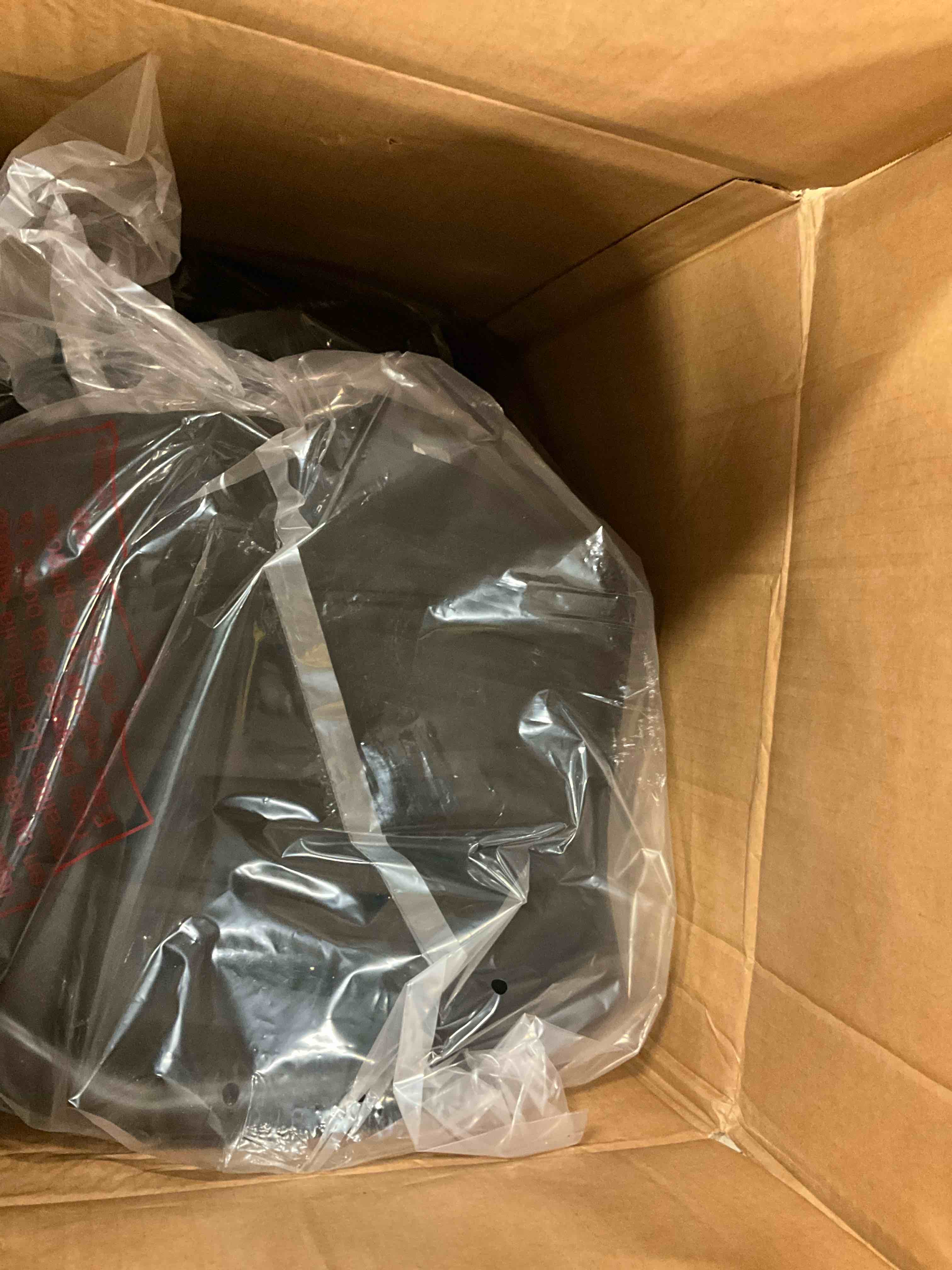 https://s3.amazonaws.com/lotting-images-prod/bidfta/PNK0388893_1730317178446.jpeg