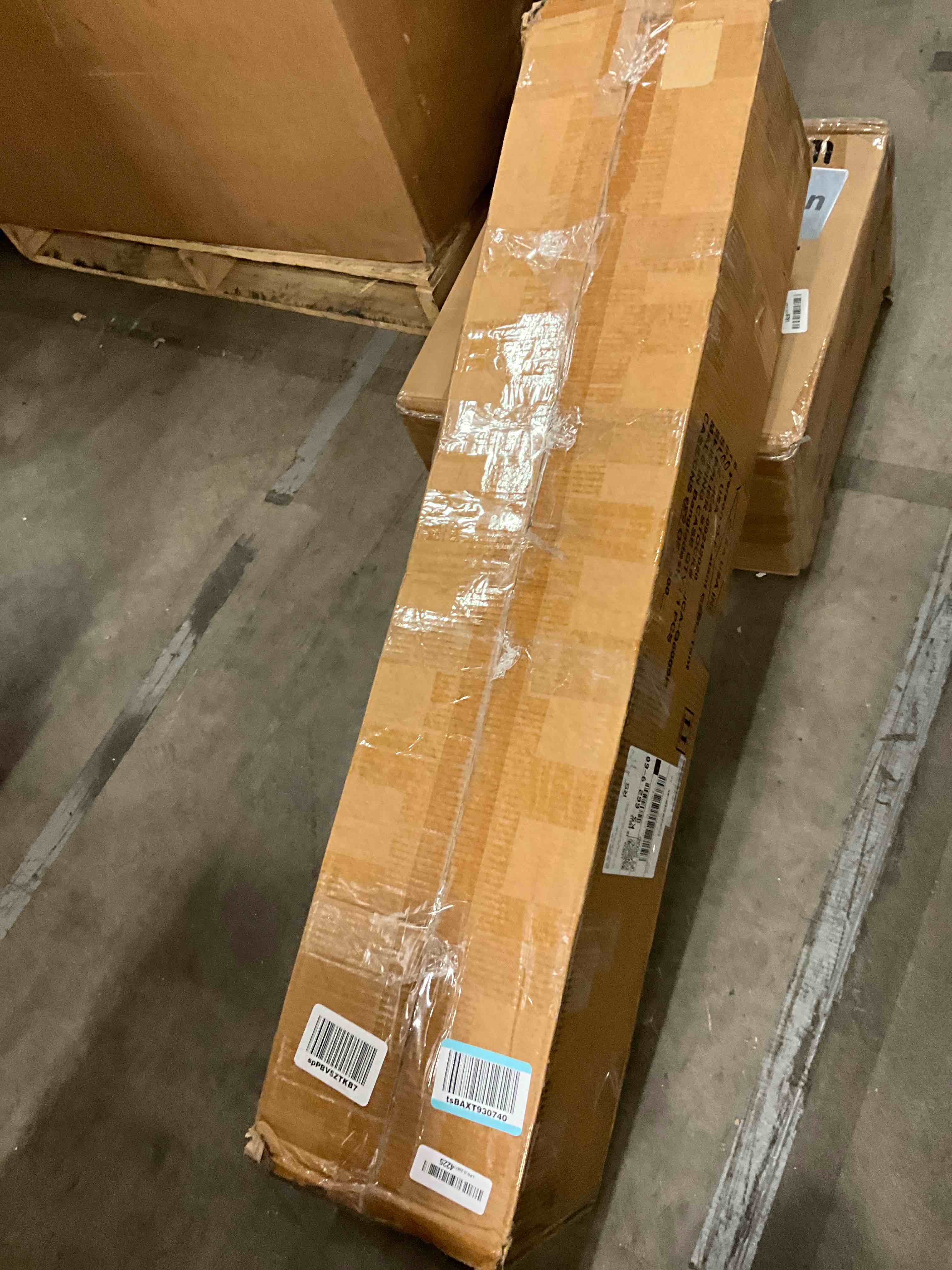 https://s3.amazonaws.com/lotting-images-prod/bidfta/PNK0388902_1730317106926.jpeg
