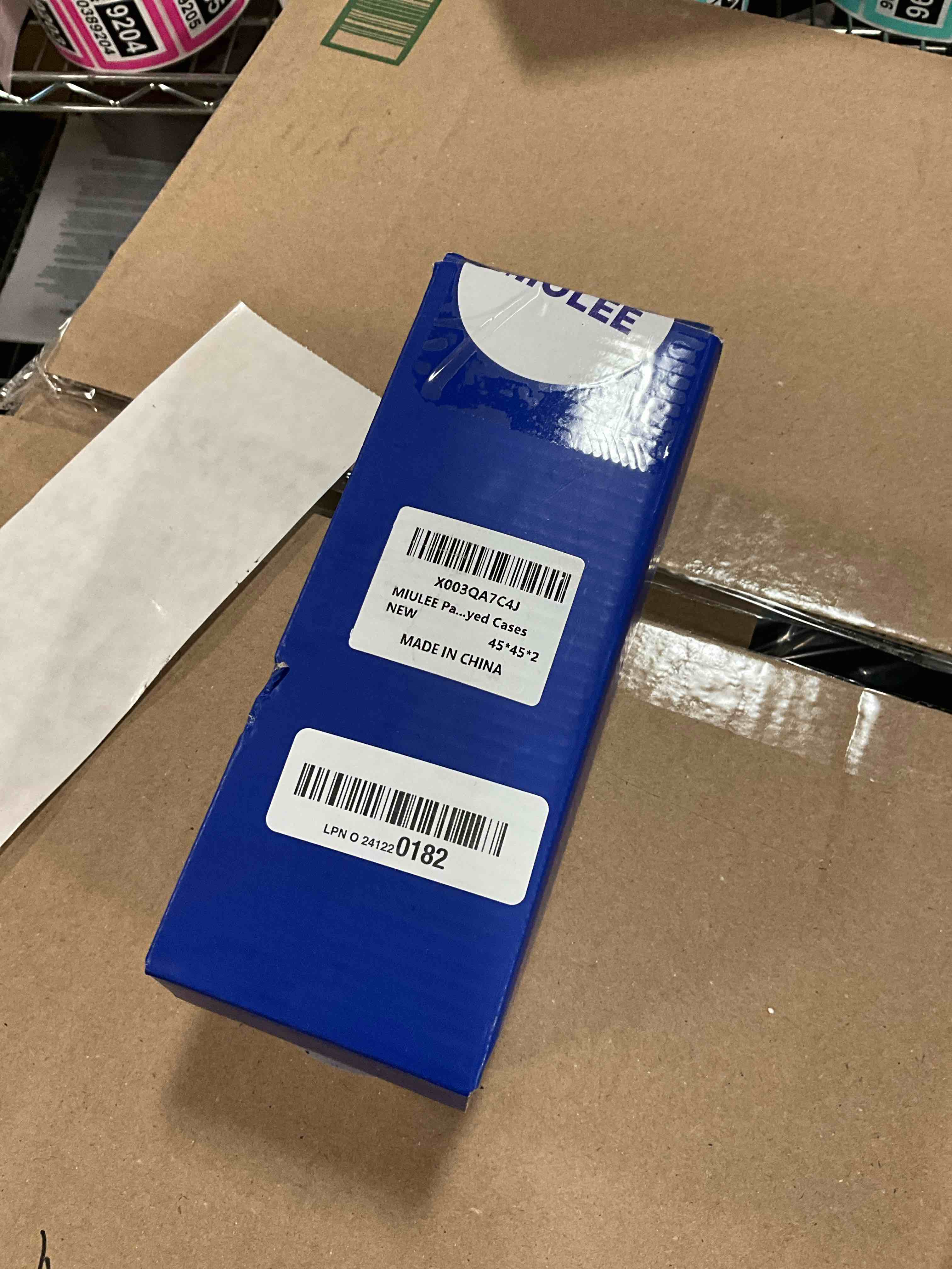 https://s3.amazonaws.com/lotting-images-prod/bidfta/PNK0389219_1730231806157.jpeg