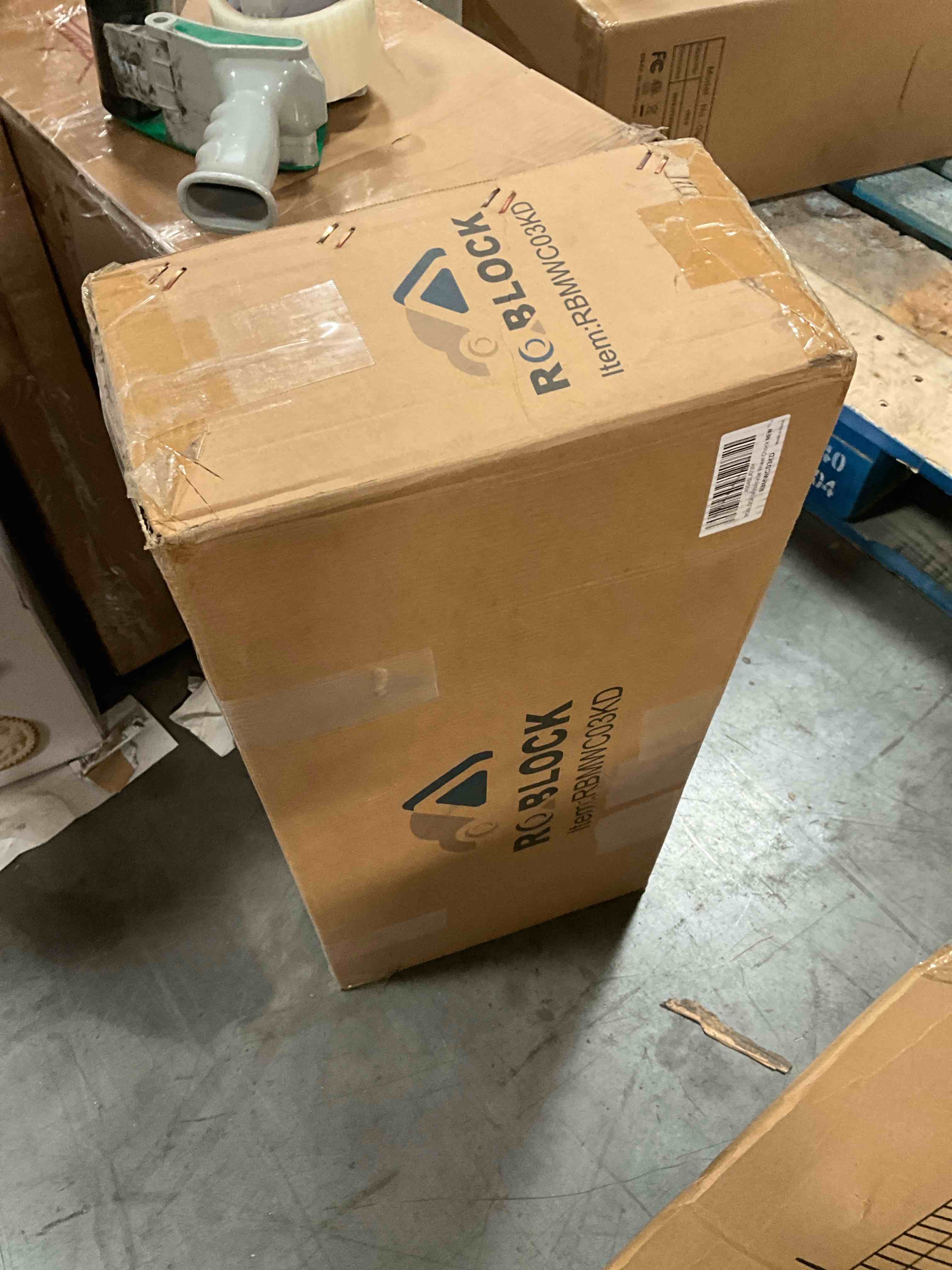 https://s3.amazonaws.com/lotting-images-prod/bidfta/PNK0389238_1730237683486.jpeg