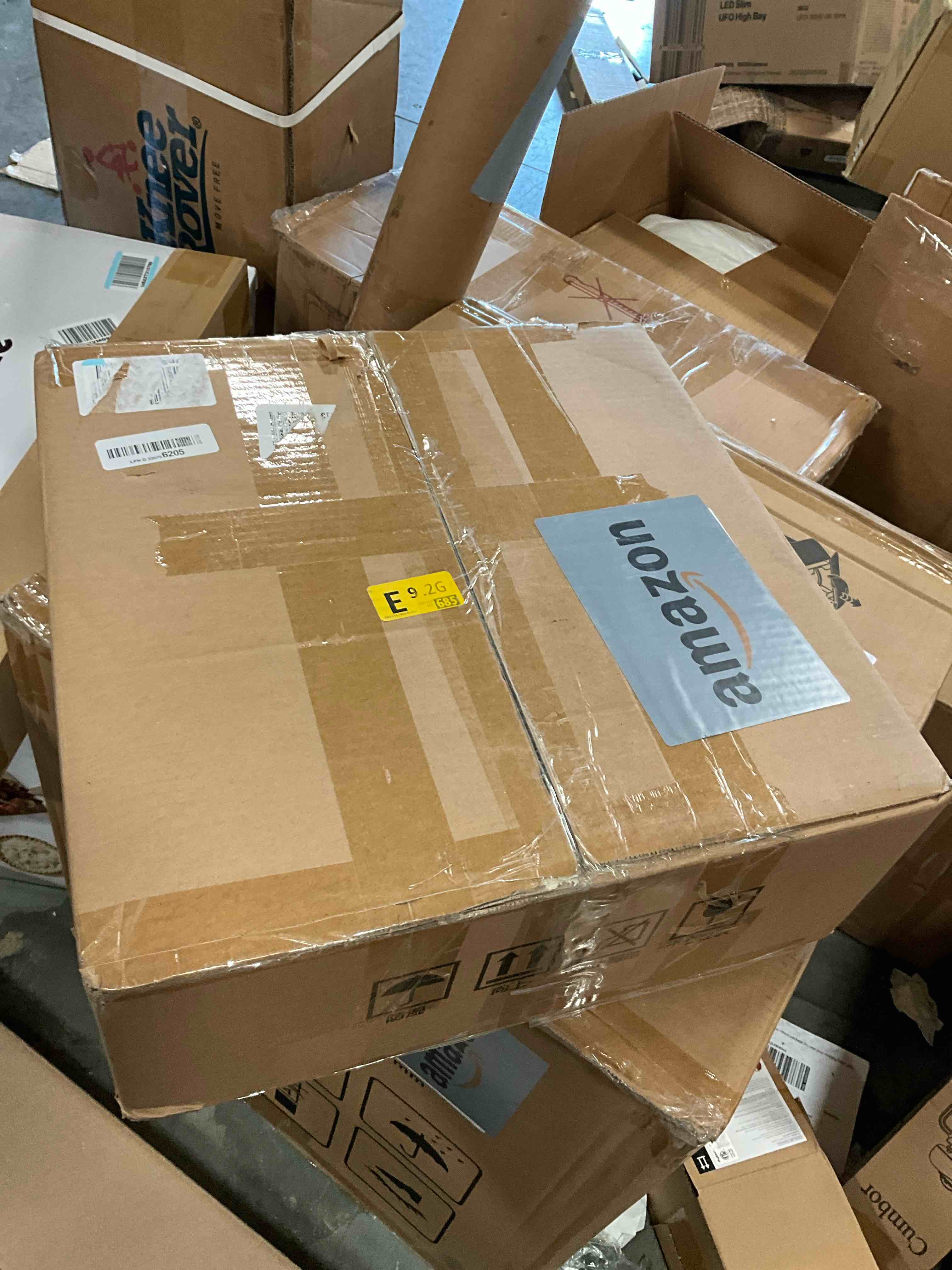 https://s3.amazonaws.com/lotting-images-prod/bidfta/PNK0389264_1730236256995.jpeg