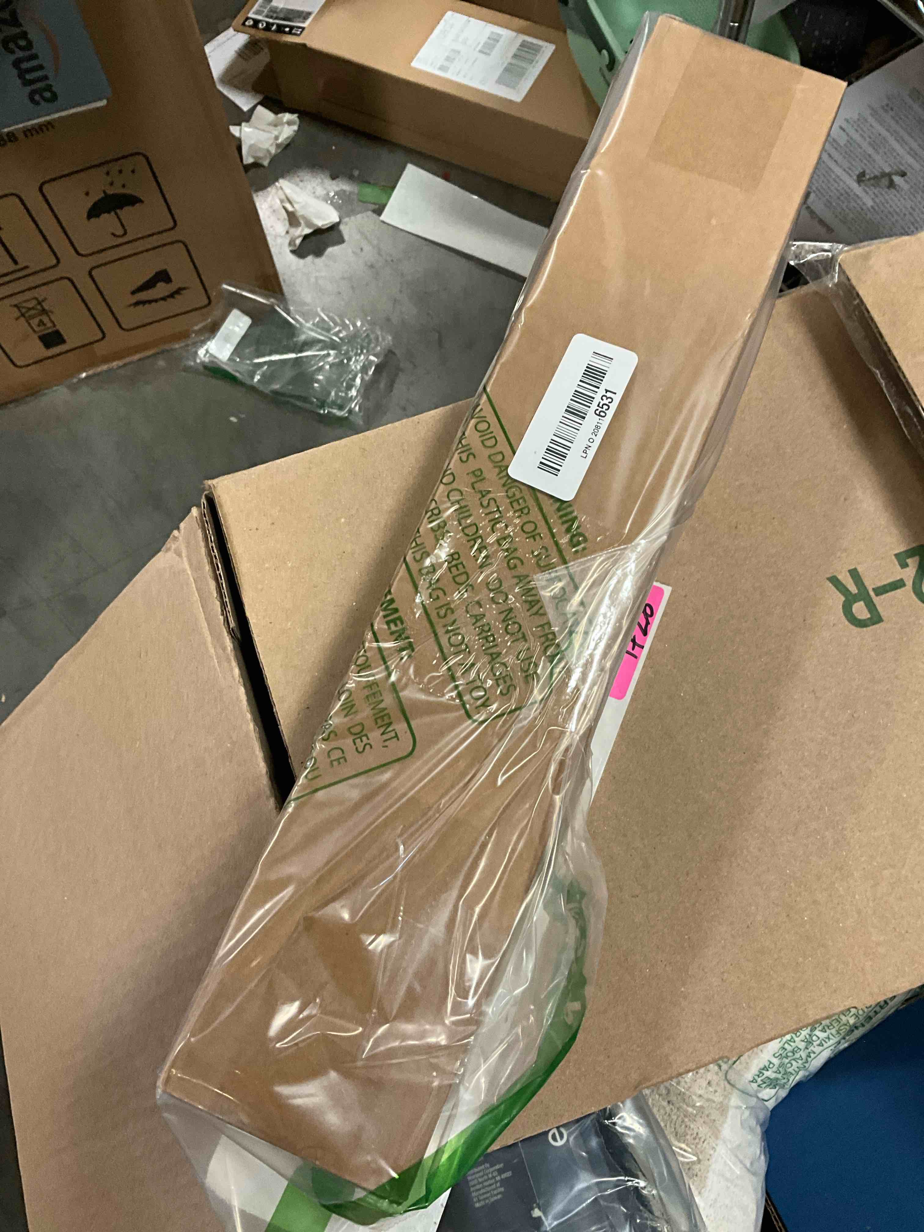 https://s3.amazonaws.com/lotting-images-prod/bidfta/PNK0389321_1730232180581.jpeg