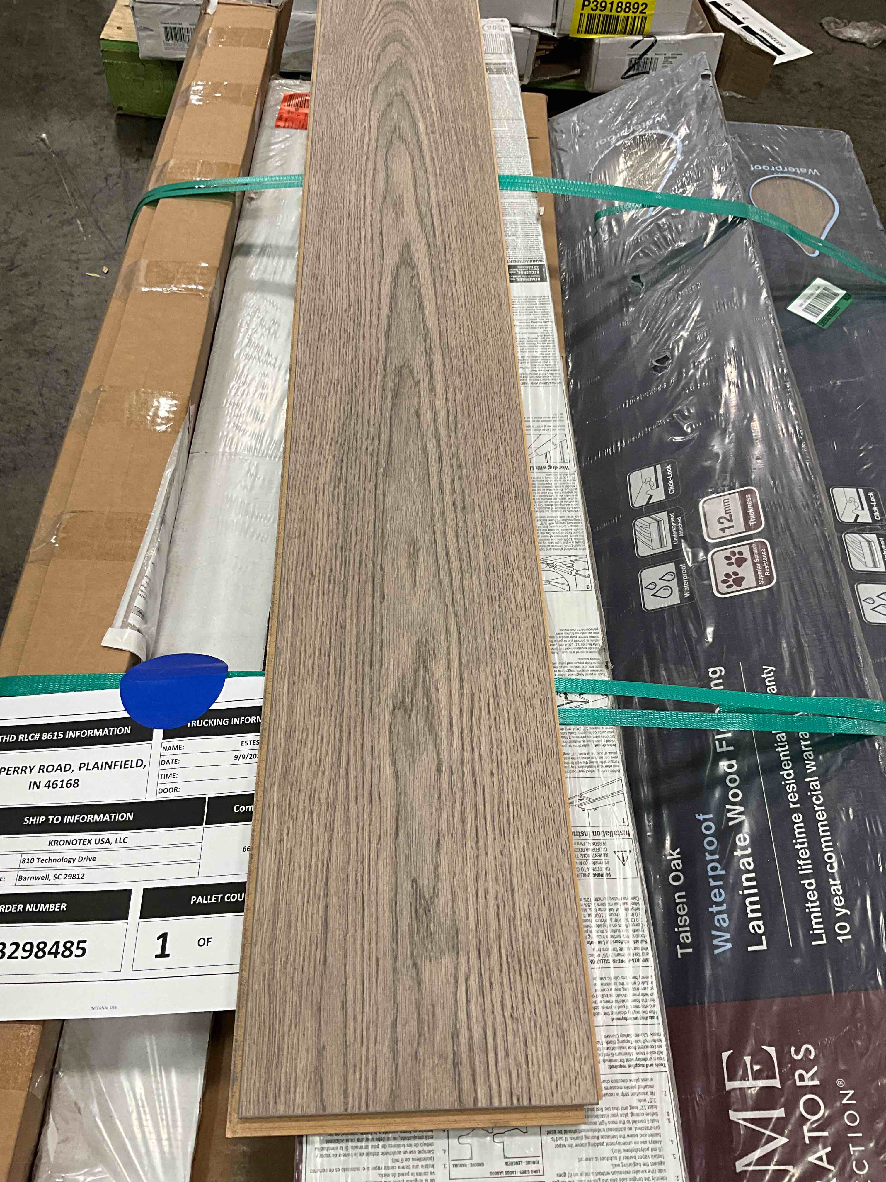 9 boxes 189.54 sq ft 7.48 x 50.67 10mm laminate flooring your bid per sq ft 