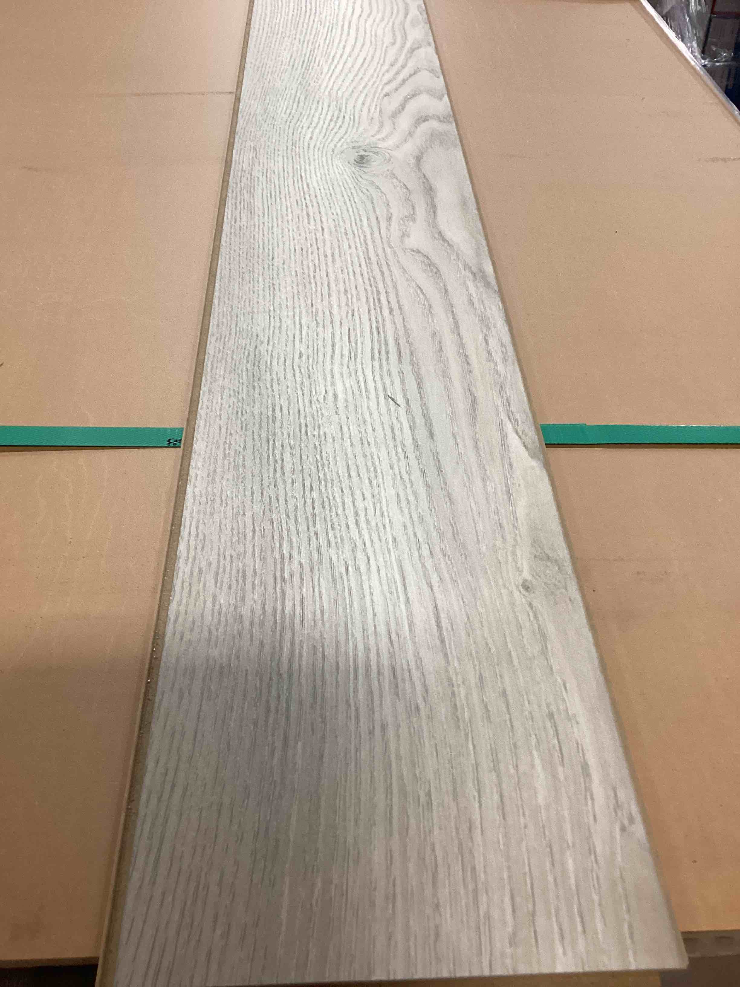 Laminate Wood Flooring (22.66 sq ft/ Box) 56 Boxes = 1269.33 Sq Ft- Bid per sq ft