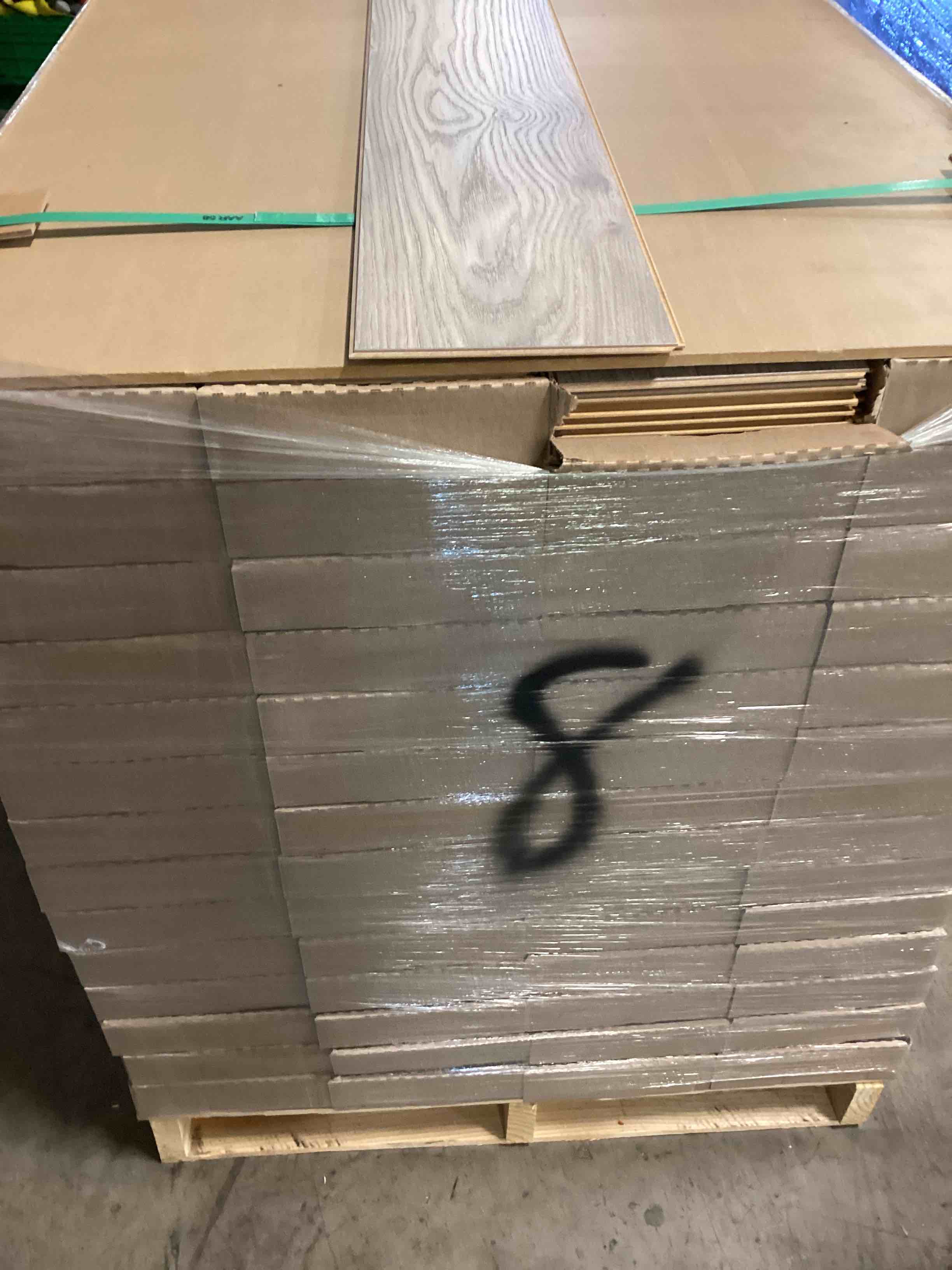 https://s3.amazonaws.com/lotting-images-prod/bidfta/PNK0390314_1728409414717.jpeg