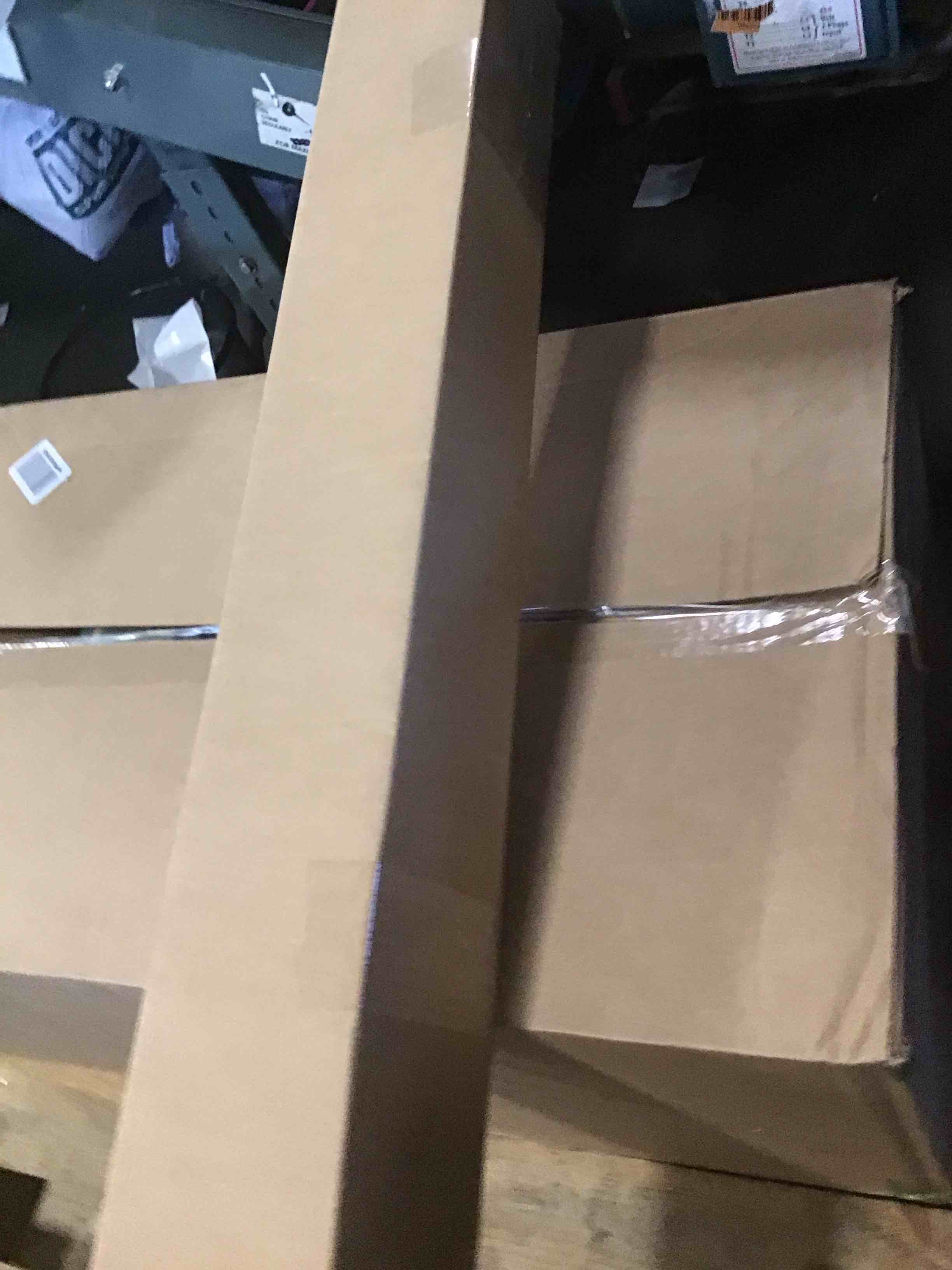 https://s3.amazonaws.com/lotting-images-prod/bidfta/PNK0423479_1728654122553.jpeg