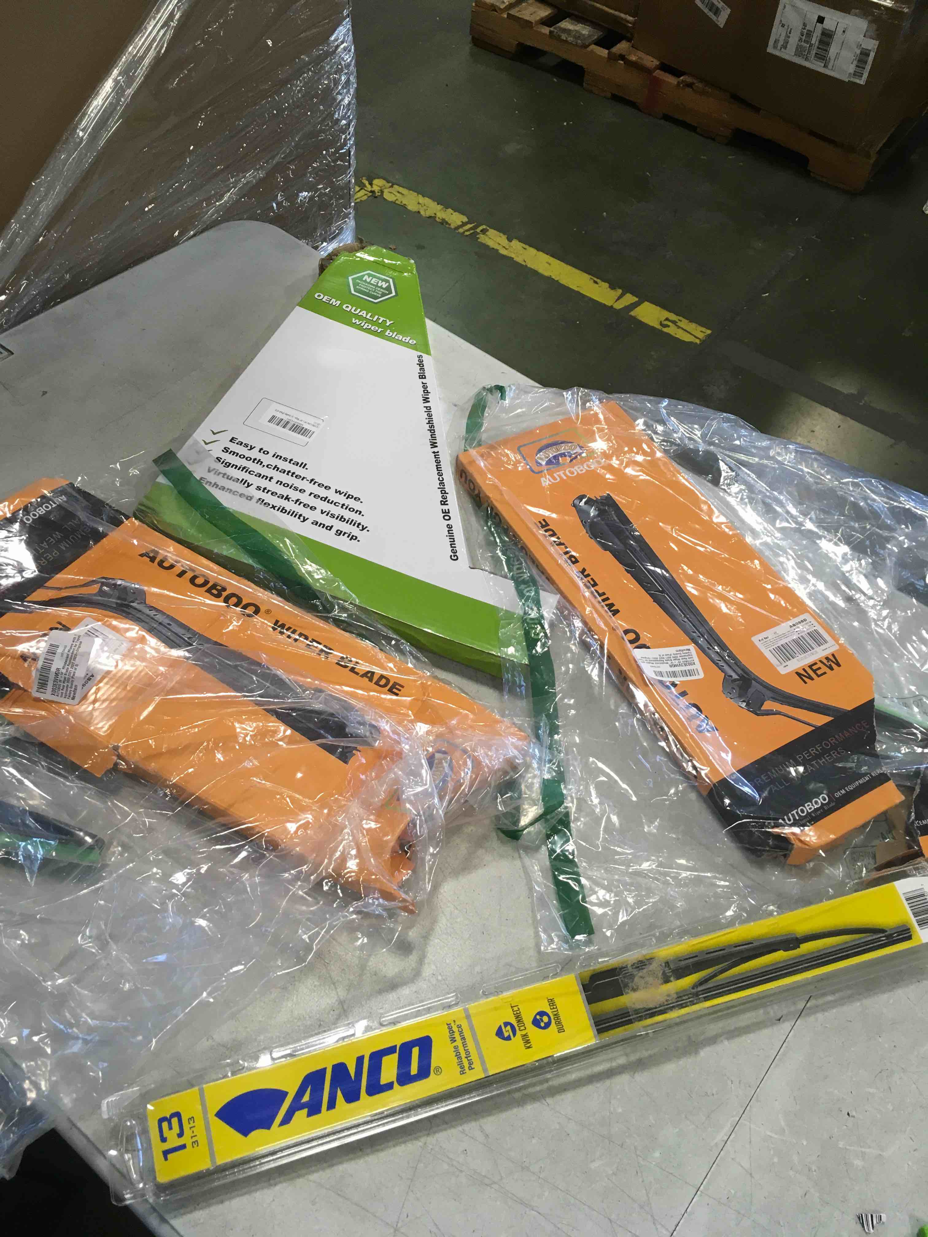 https://s3.amazonaws.com/lotting-images-prod/bidfta/PNK0428413_1729081674669.jpeg