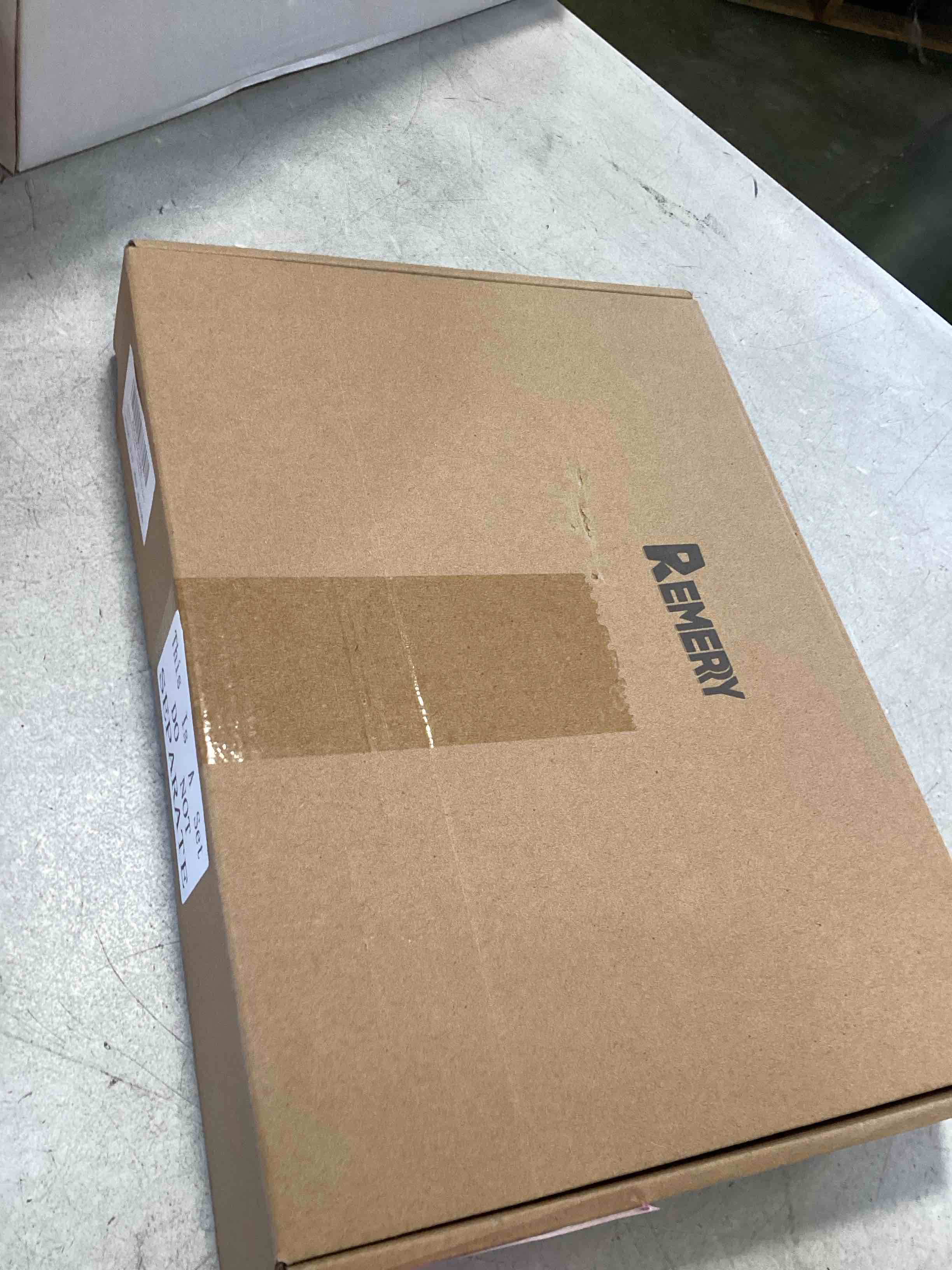 https://s3.amazonaws.com/lotting-images-prod/bidfta/PNK0428953_1728675918627.jpeg