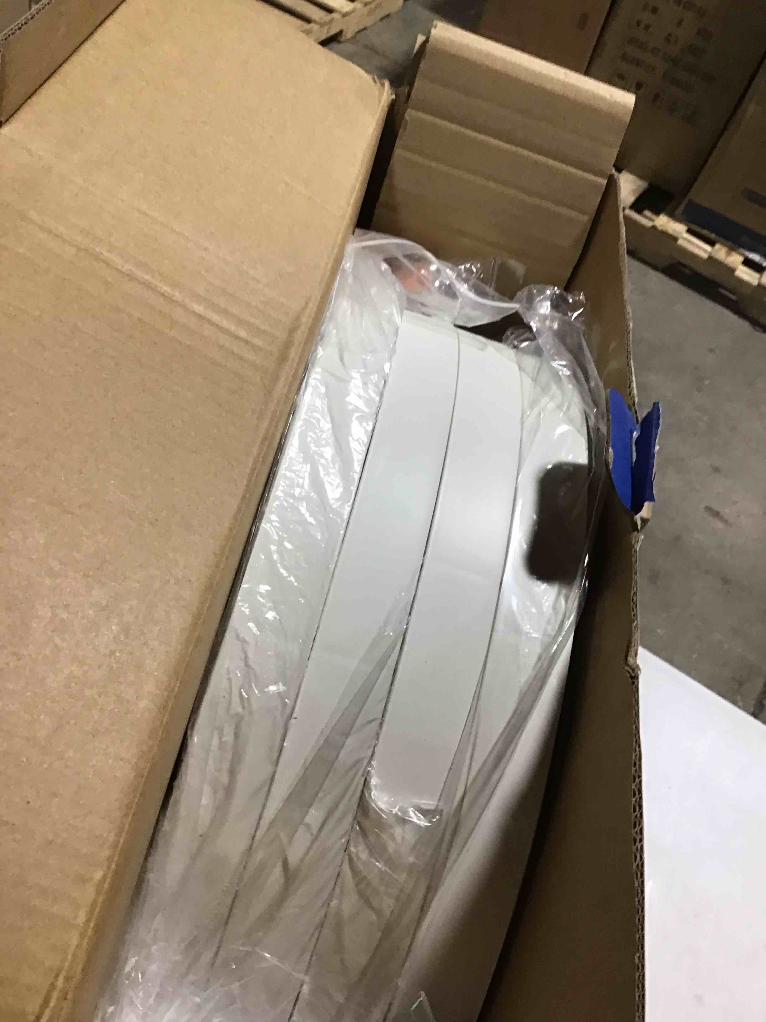 https://s3.amazonaws.com/lotting-images-prod/bidfta/PNK0434131_1730388774286.jpeg