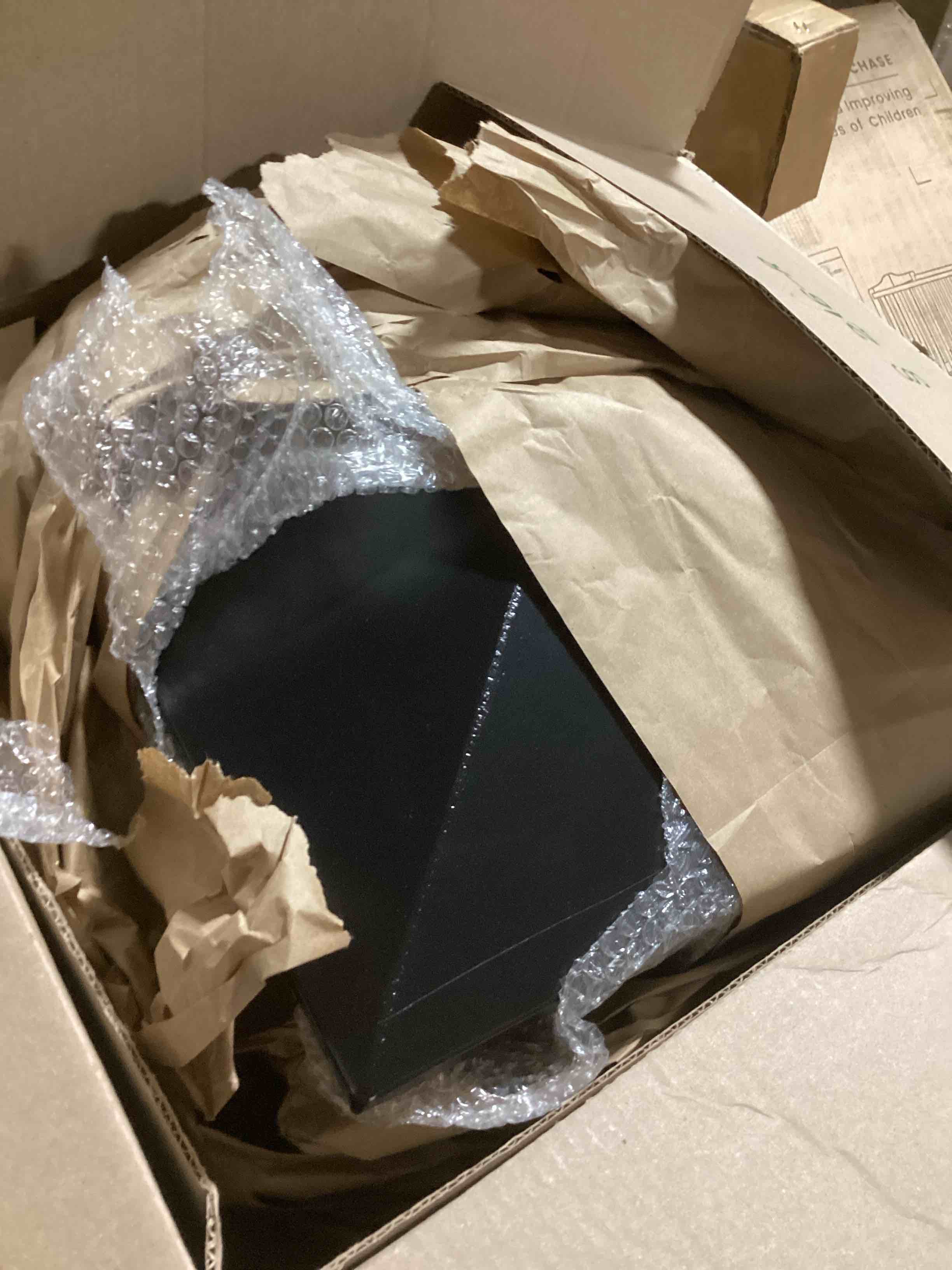https://s3.amazonaws.com/lotting-images-prod/bidfta/PNK0434508_1730204391746.jpeg