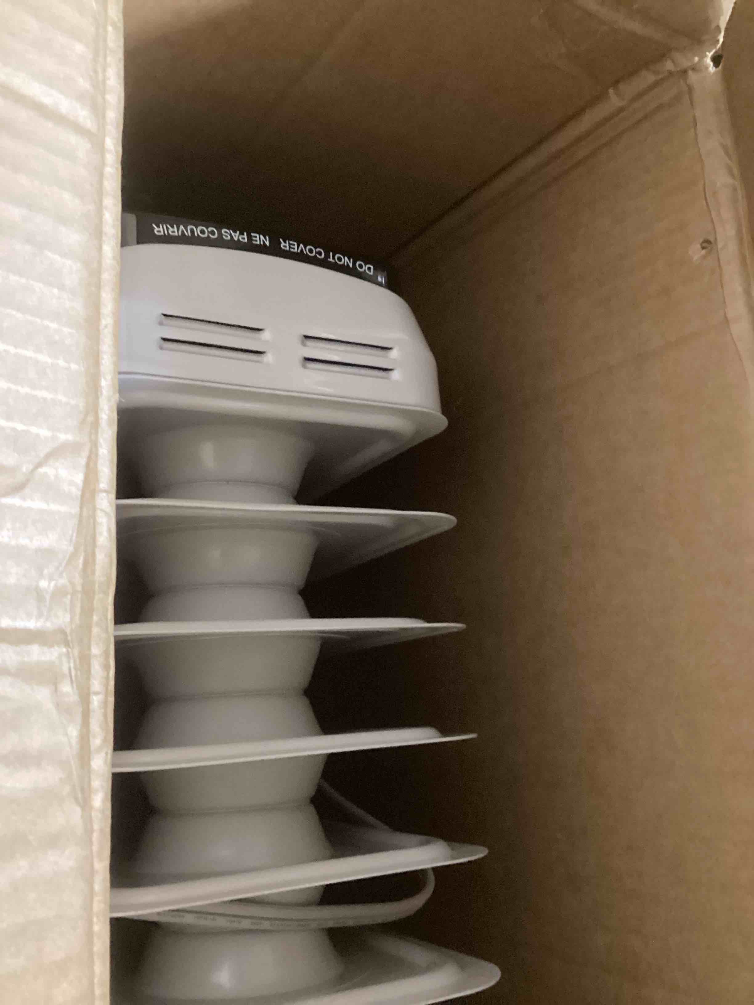 https://s3.amazonaws.com/lotting-images-prod/bidfta/PNK0434514_1730203832862.jpeg