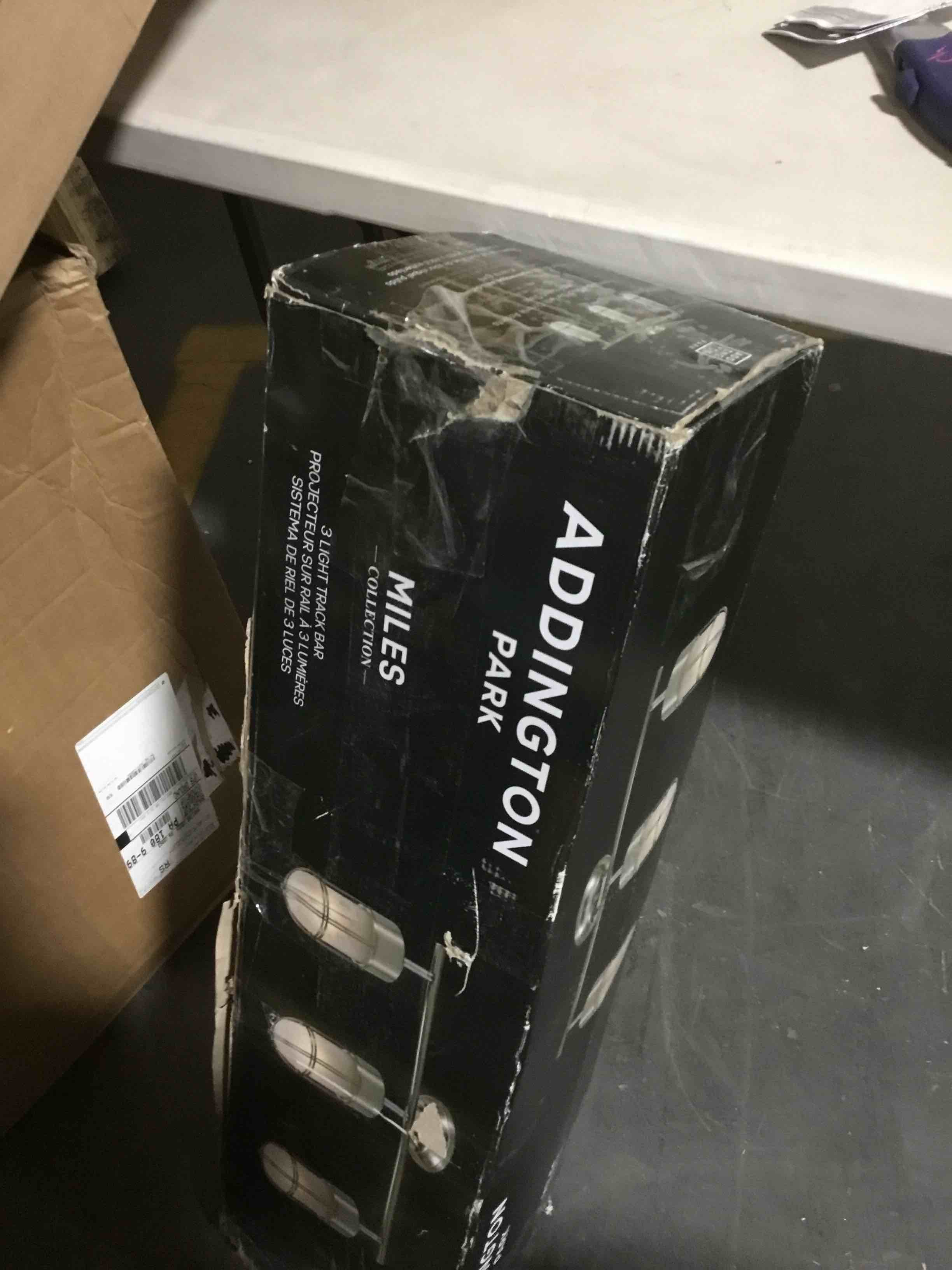 https://s3.amazonaws.com/lotting-images-prod/bidfta/PNK0434553_1730145281400.jpeg