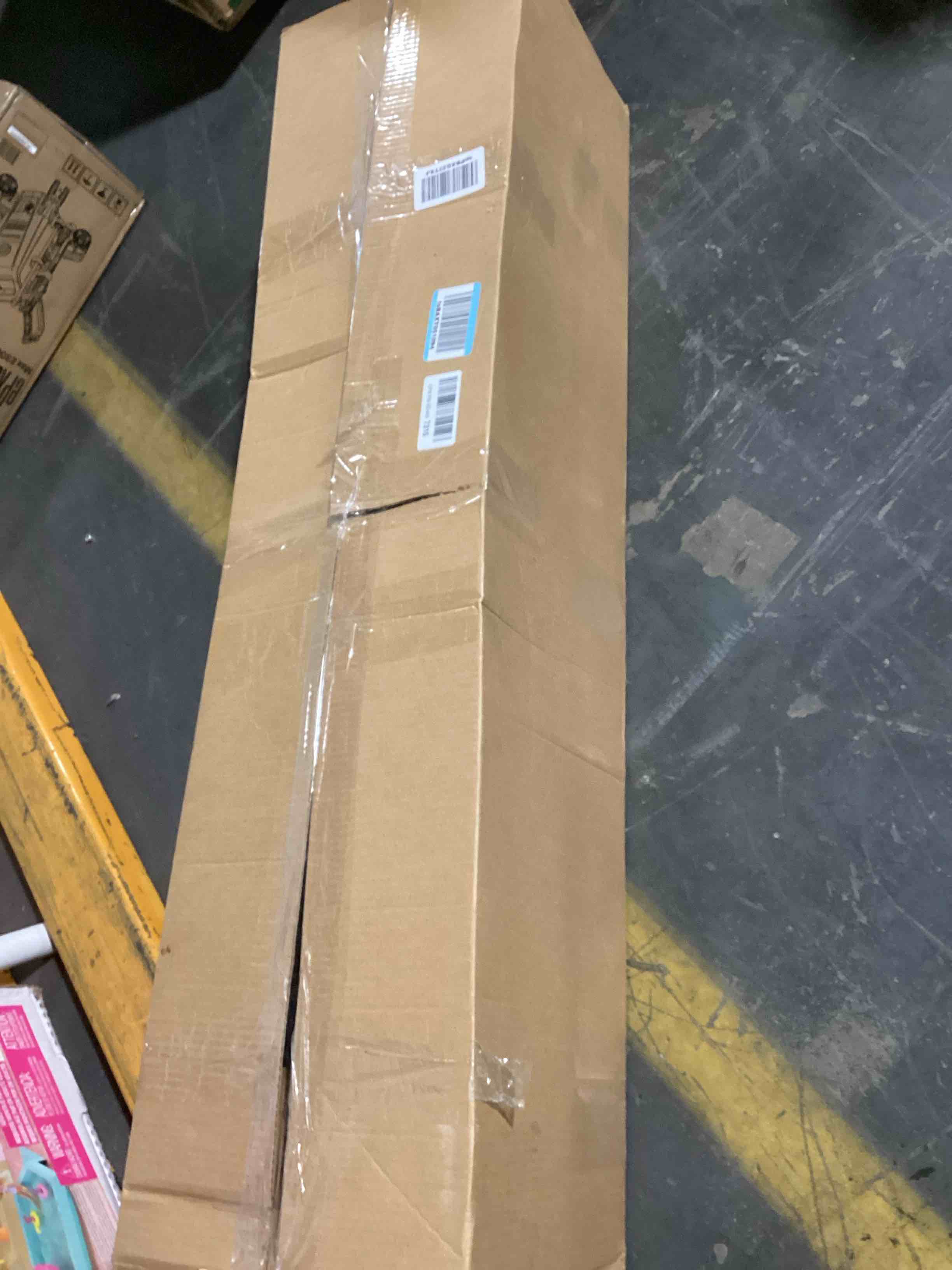 https://s3.amazonaws.com/lotting-images-prod/bidfta/PNK0434850_1729881393046.jpeg