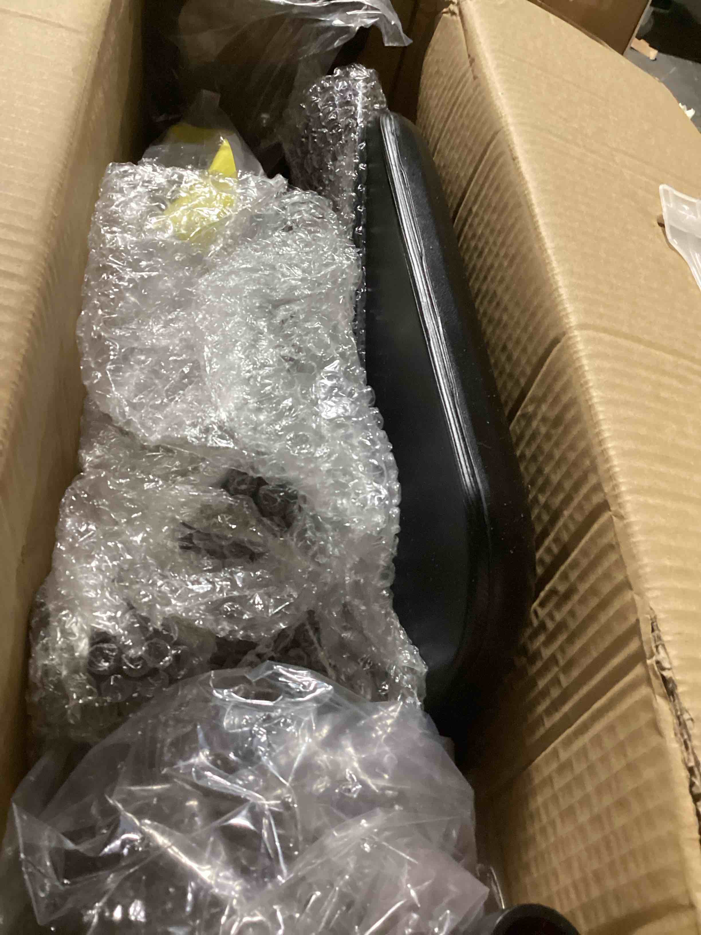 https://s3.amazonaws.com/lotting-images-prod/bidfta/PNK0434878_1729876175589.jpeg