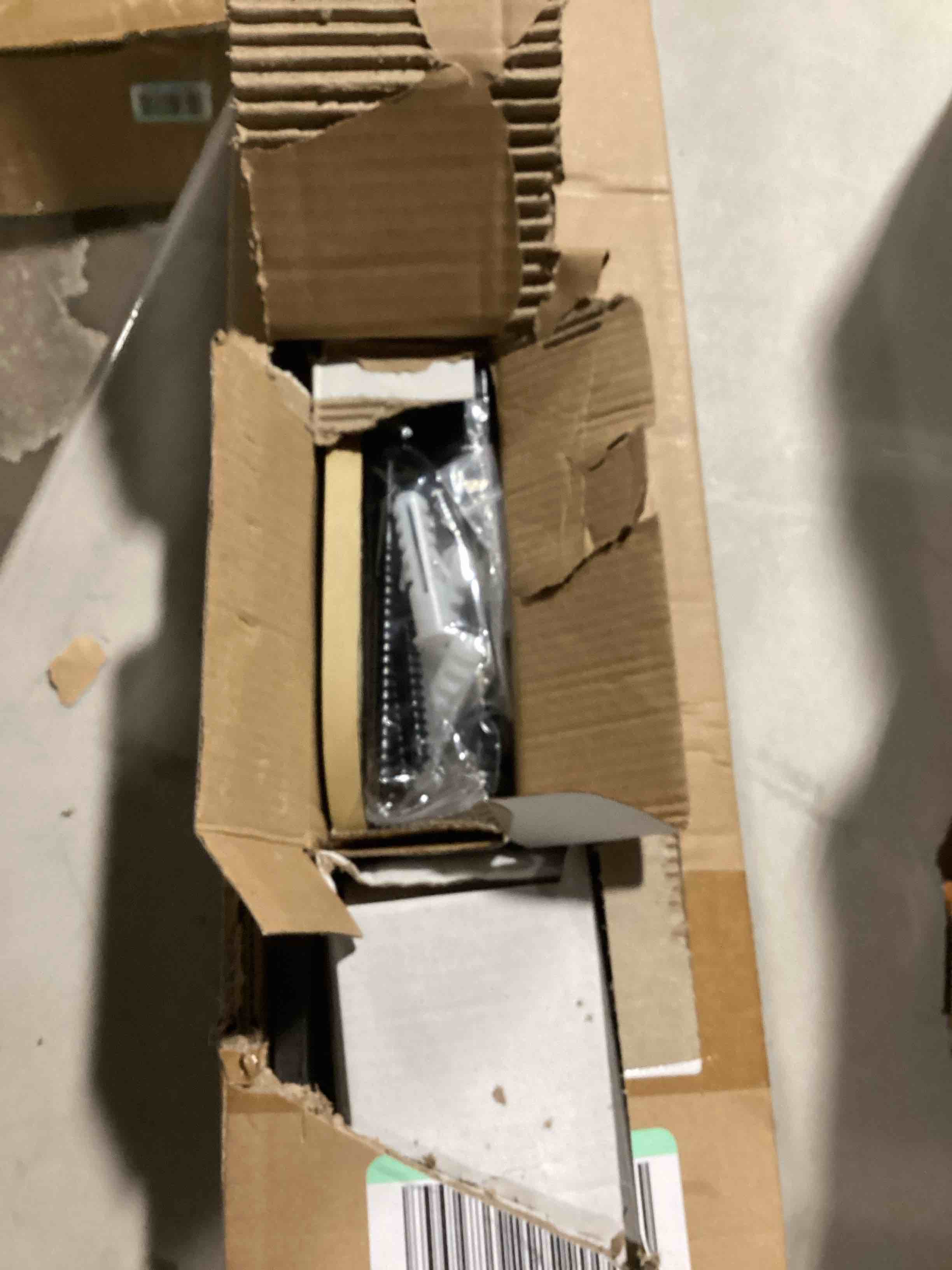 https://s3.amazonaws.com/lotting-images-prod/bidfta/PNK0435122_1729776871141.jpeg
